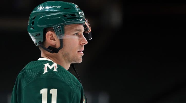 New York Islanders sign Zach Parise