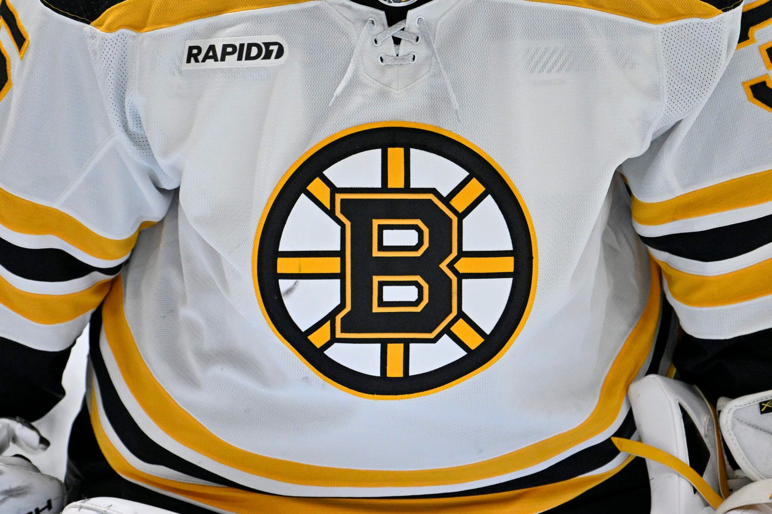 Boston Bruins sign forward John Farinacci to entry-level contract