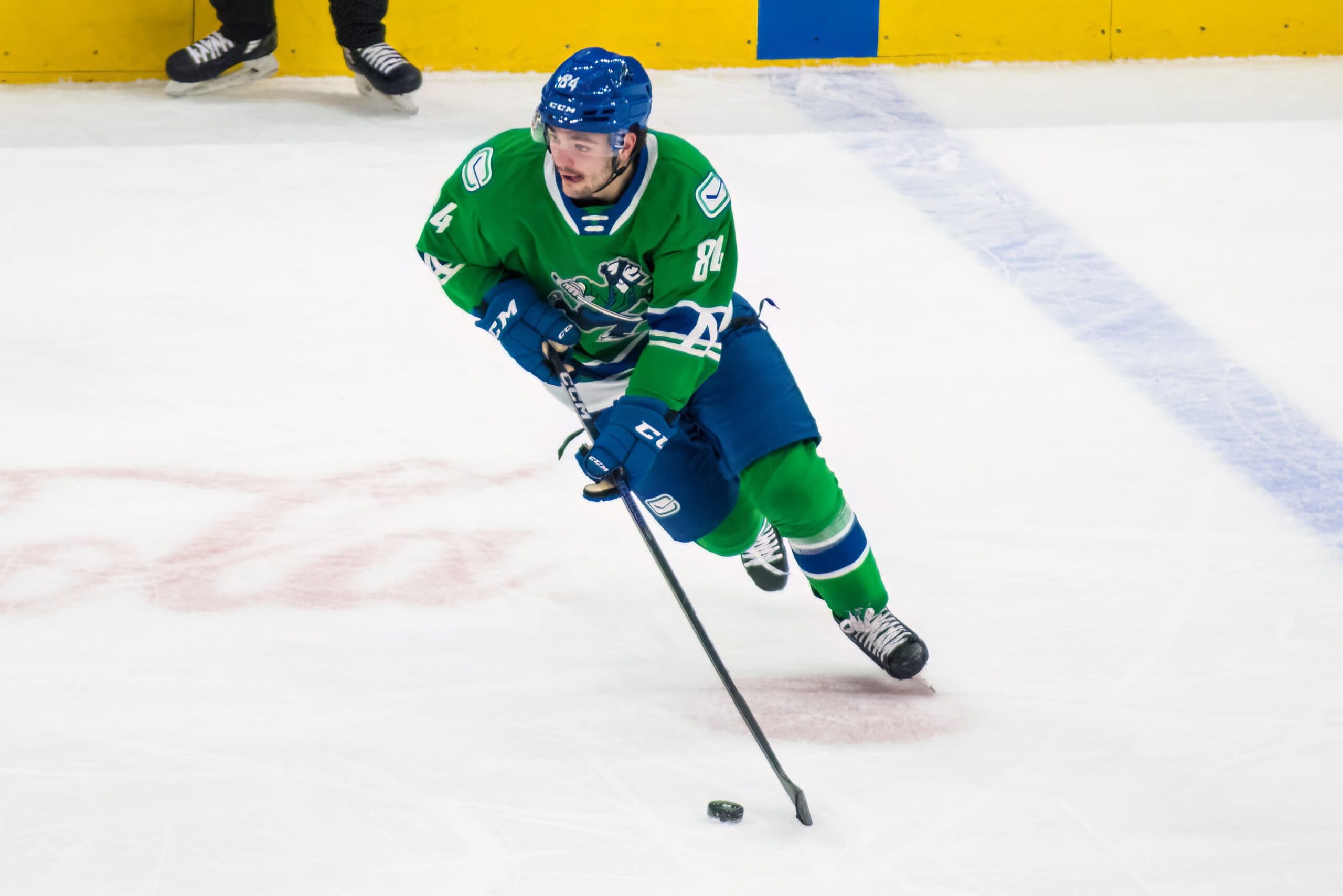 Avalanche sign Nielsen to two-year contract