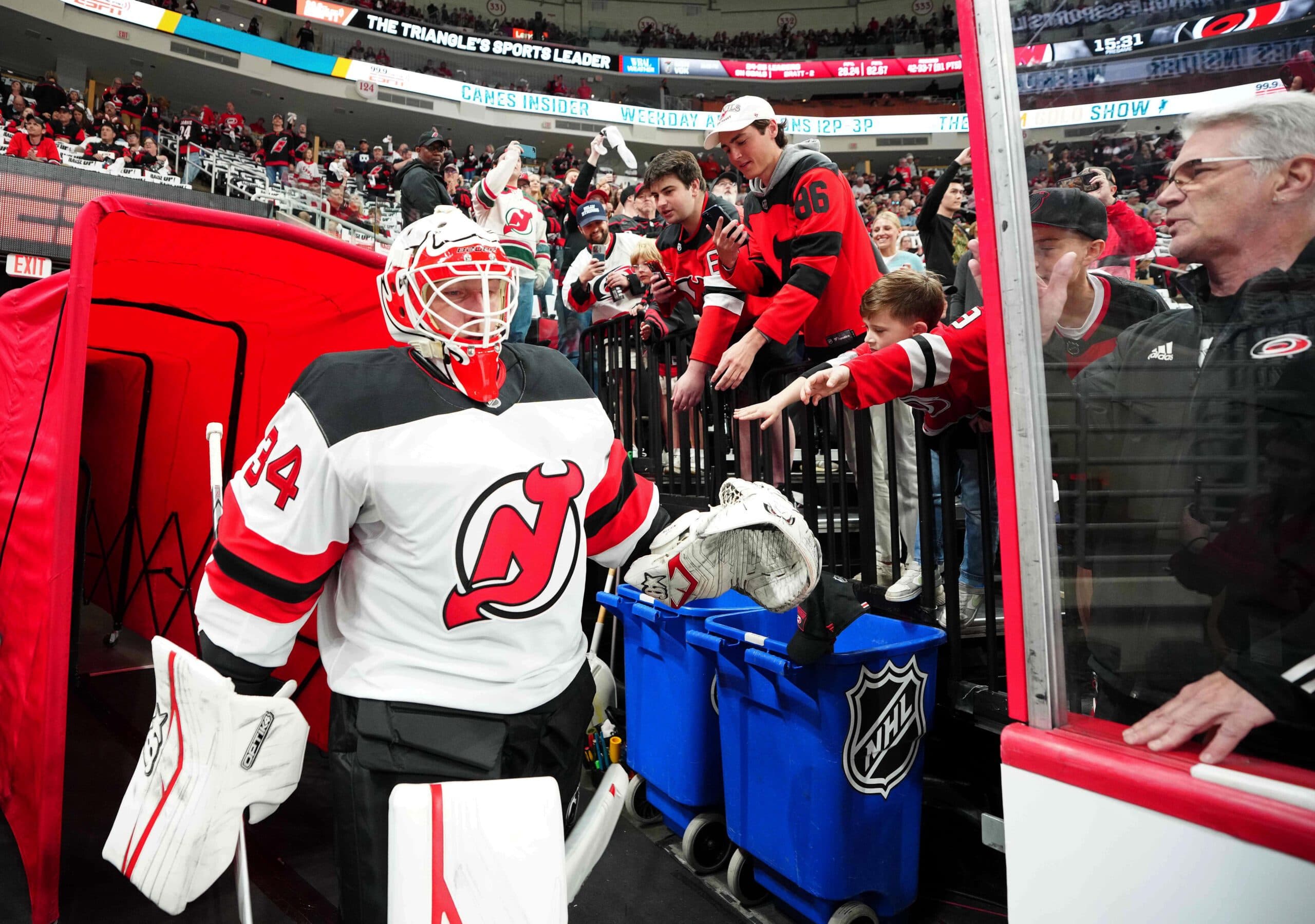 Devils re-sign Jake Allen to five-year contract