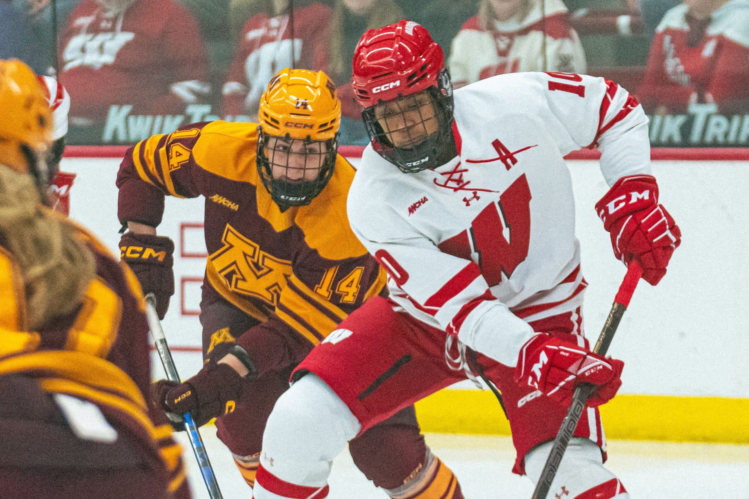 Minnesota forward Sienna D'Alessandro, Wisconsin defender Laila Edwards