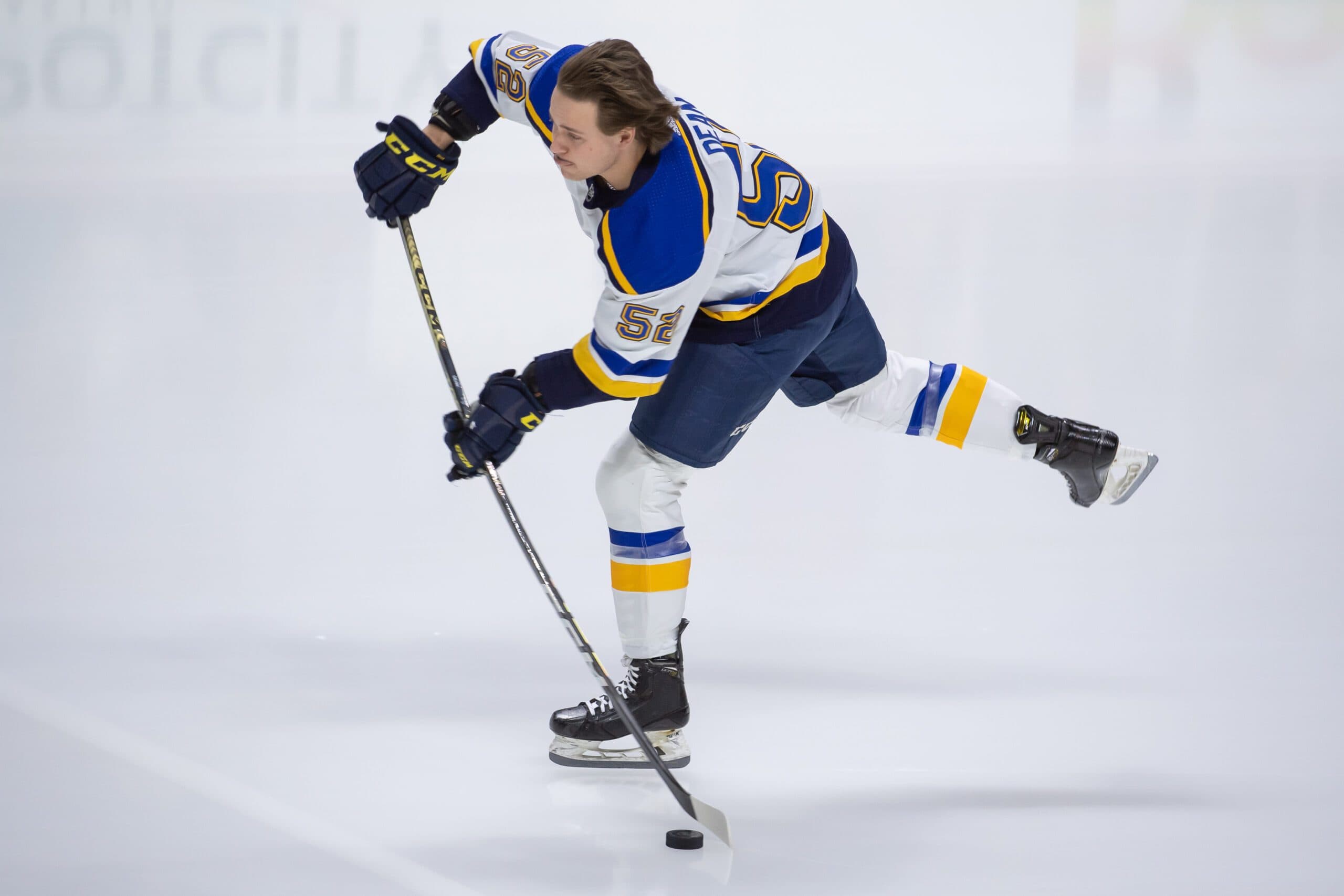 Blues sign Dean, Peterson to one-year contract extensions