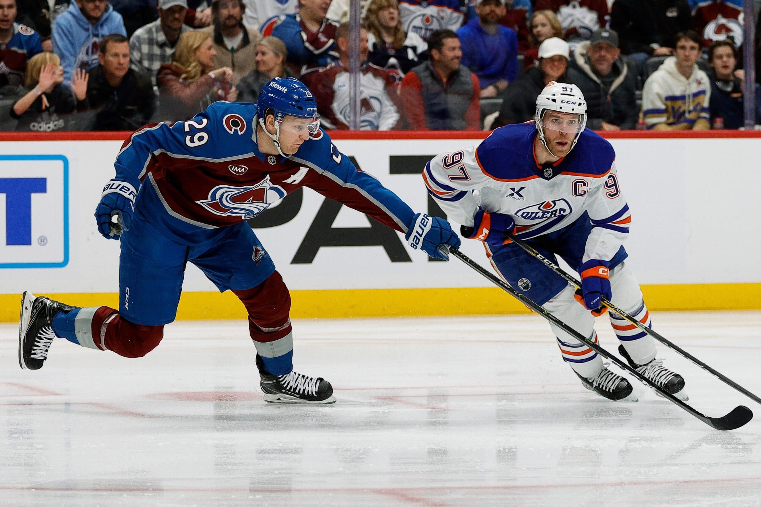 Can Connor McDavid overtake Nathan MacKinnon in the Hart Trophy race in the second half of the season?