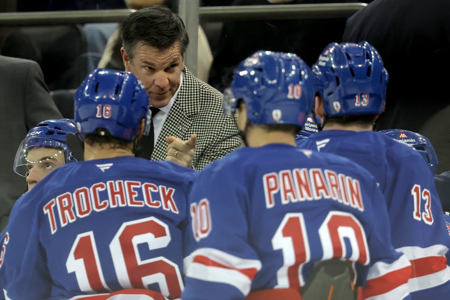 Rangers’ Mike Sullivan earns 500th win against Flyers