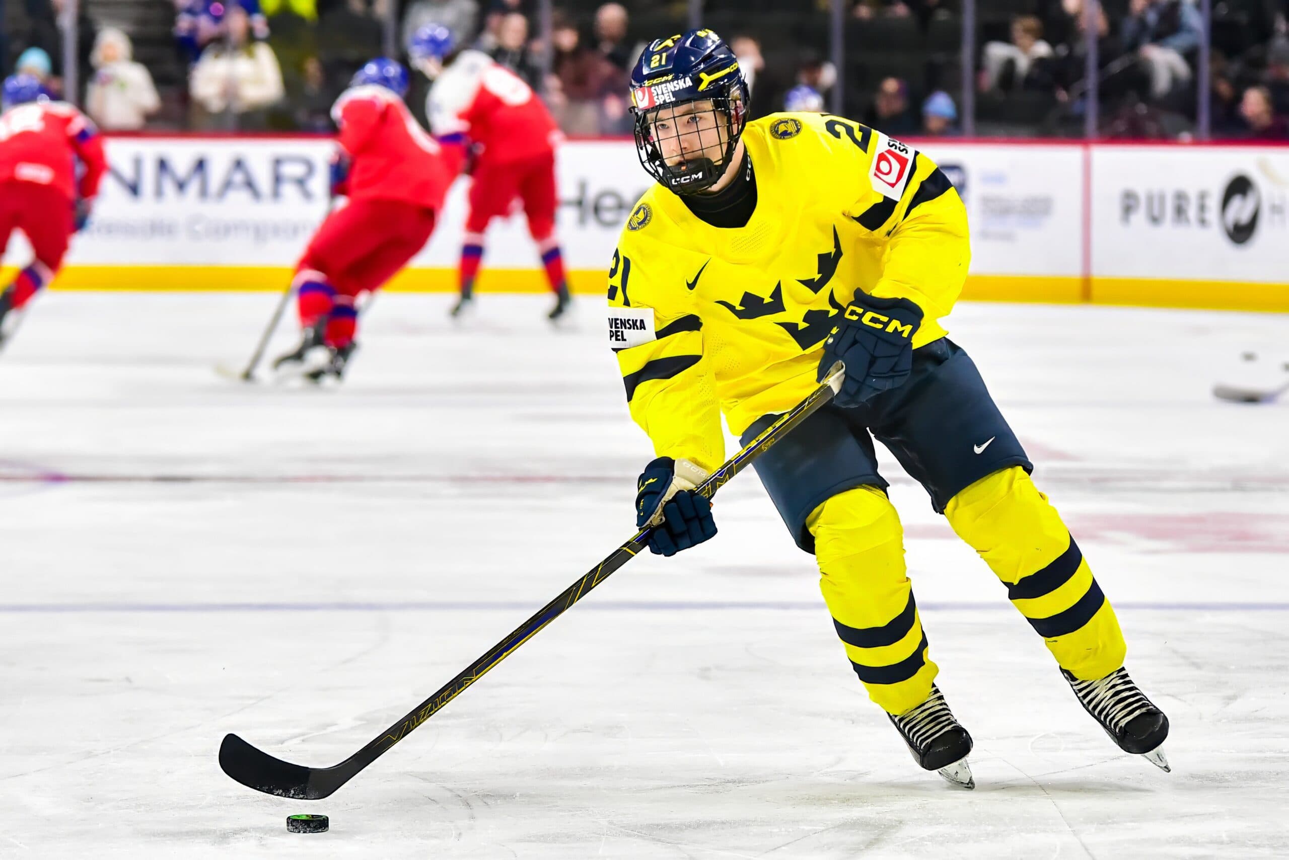 Predators sign Viggo Gustafsson to three-year, entry-level contract