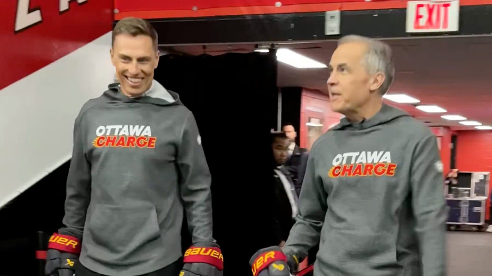 Canada’s Mark Carney, Finland’s Alexander Stubb skate with Ottawa Charge