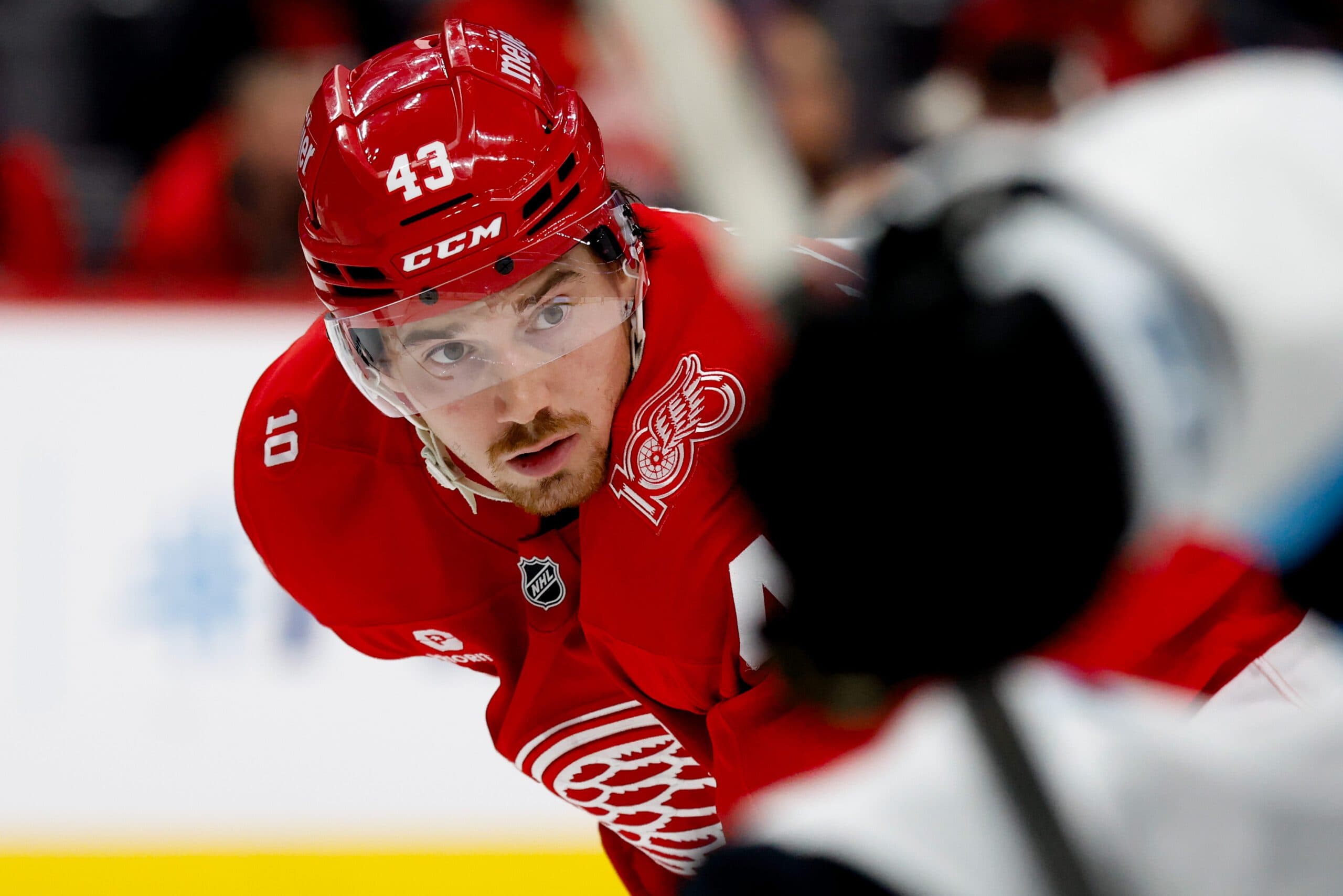 Red Wings re-sign John Leonard to one-year contract extension
