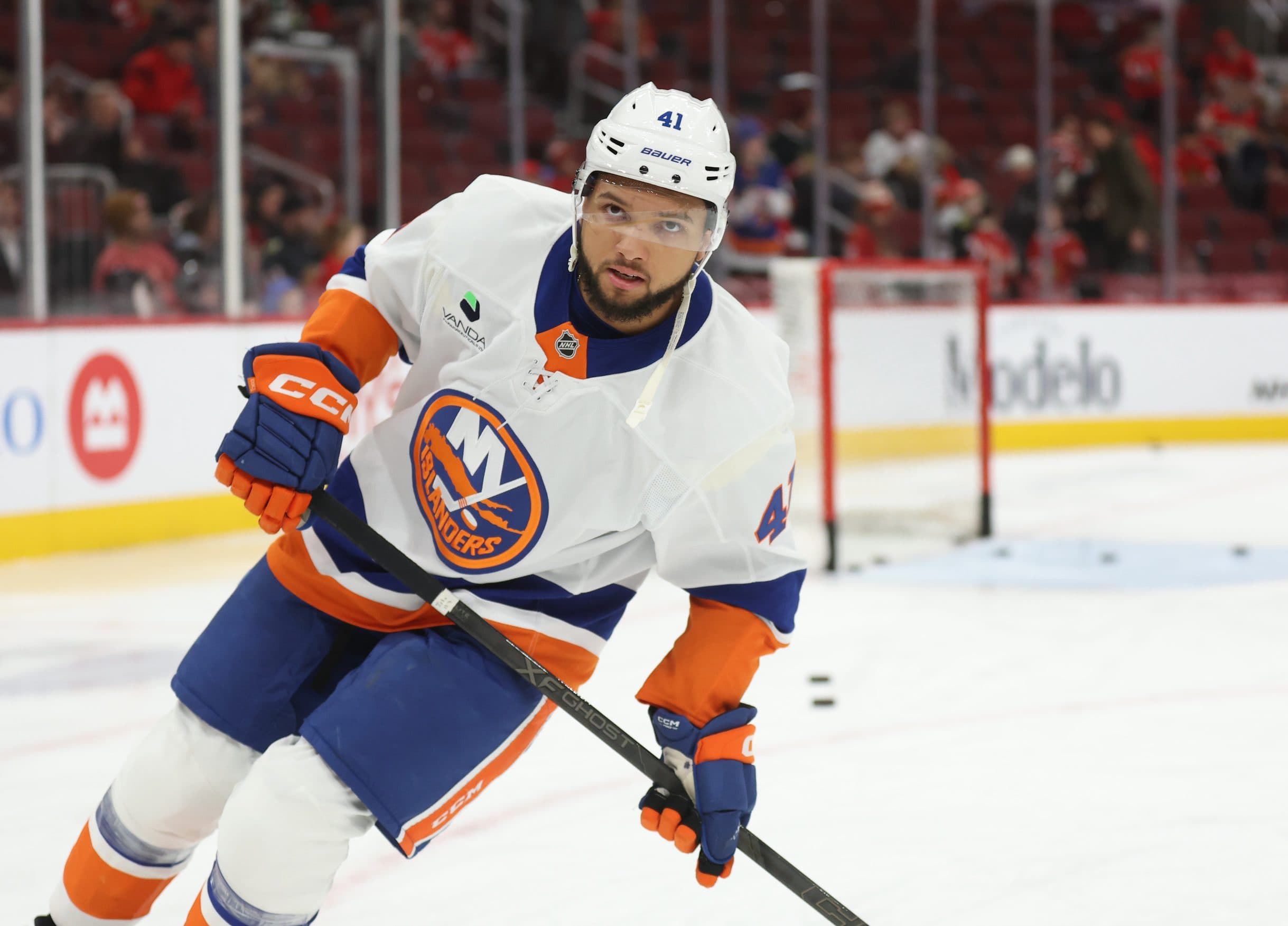 Islanders sign Marshall Warren to one-year, two-way contract