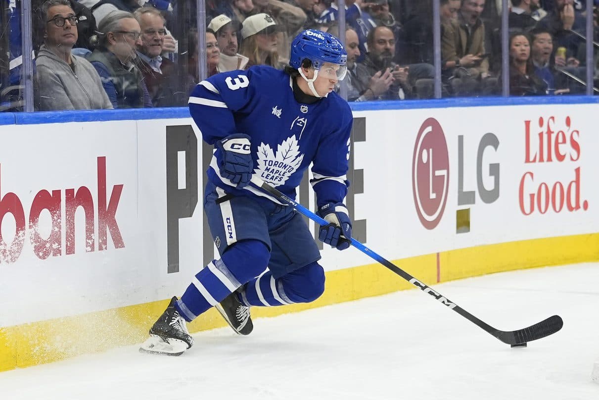 Jets sign Henry Thrun to one-year contract