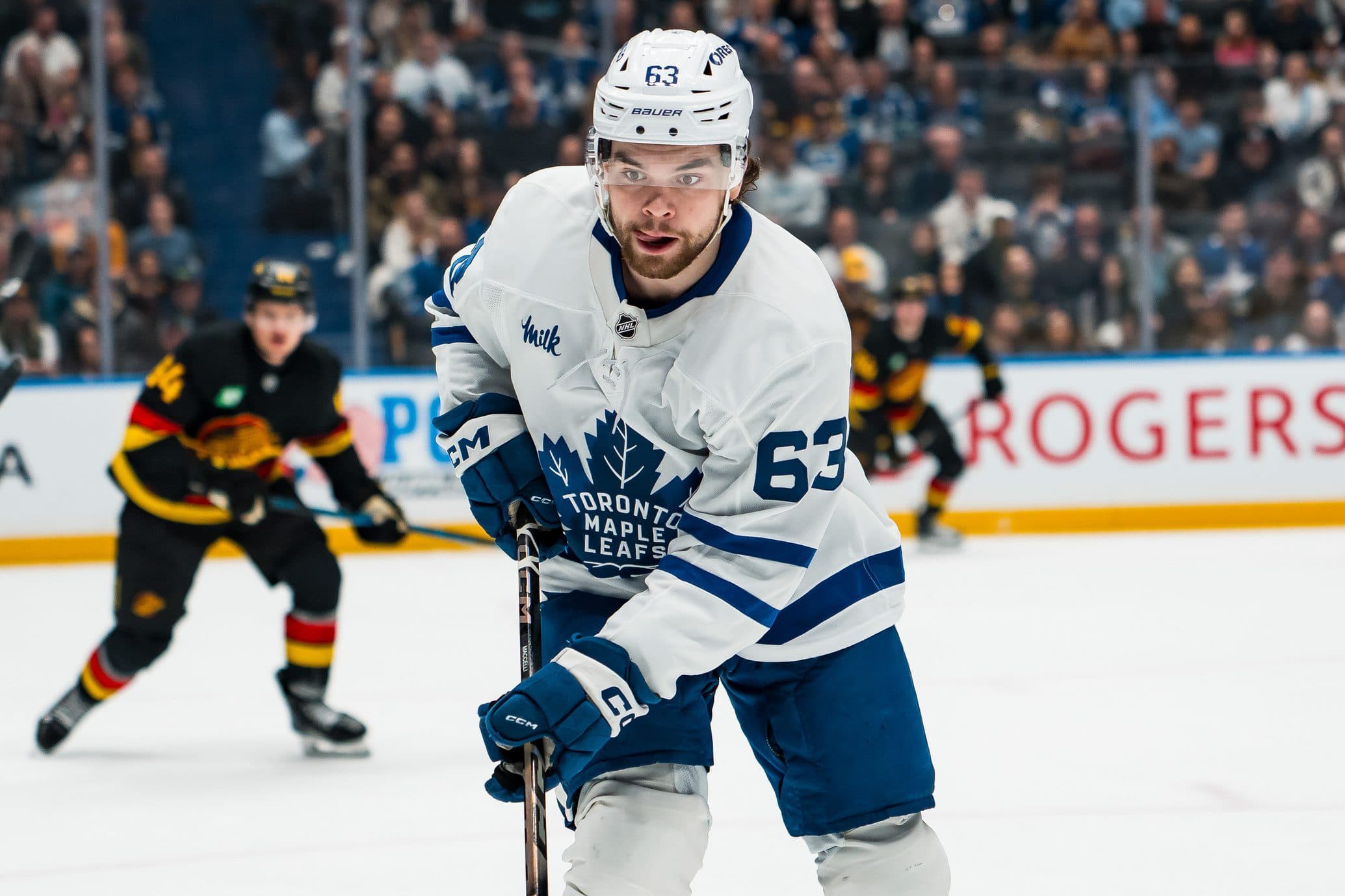 Islanders sign Maccelli, Vanecek, Kessel to one-year contracts