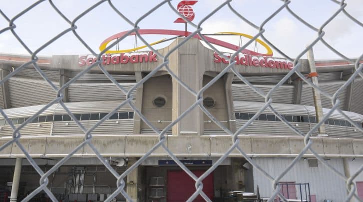 Daily Roundup: NHL discussions pick back up, but is the league better off not playing?