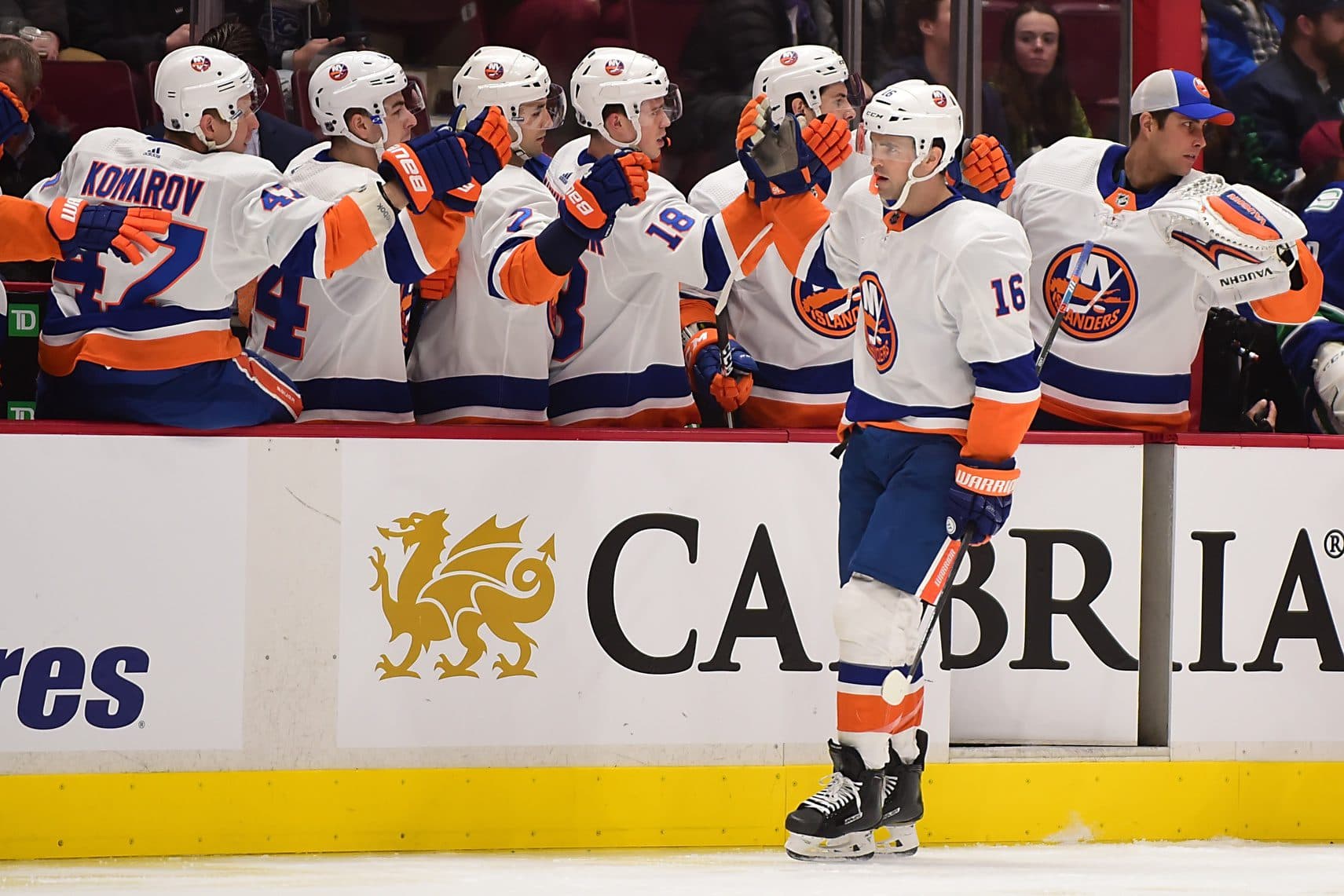 Islanders give Arizona multiple draft picks to take on Andrew Ladd’s contract