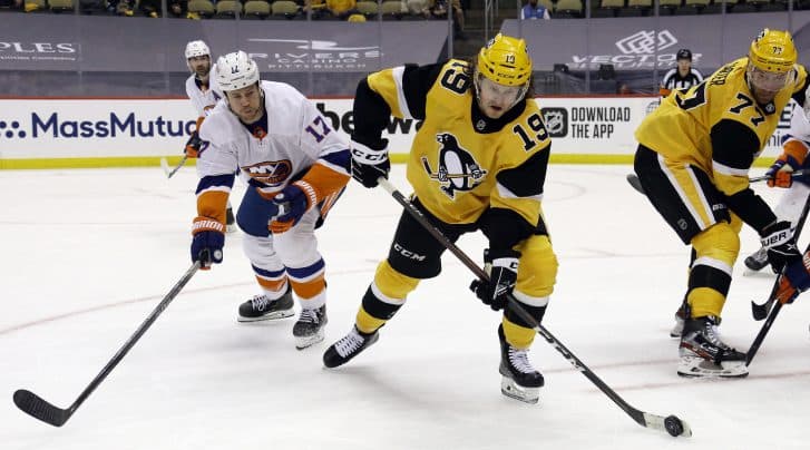 Toronto Maple Leafs acquire Jared McCann