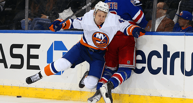 Leo Komarov is joining SKA St. Petersburg of the KHL