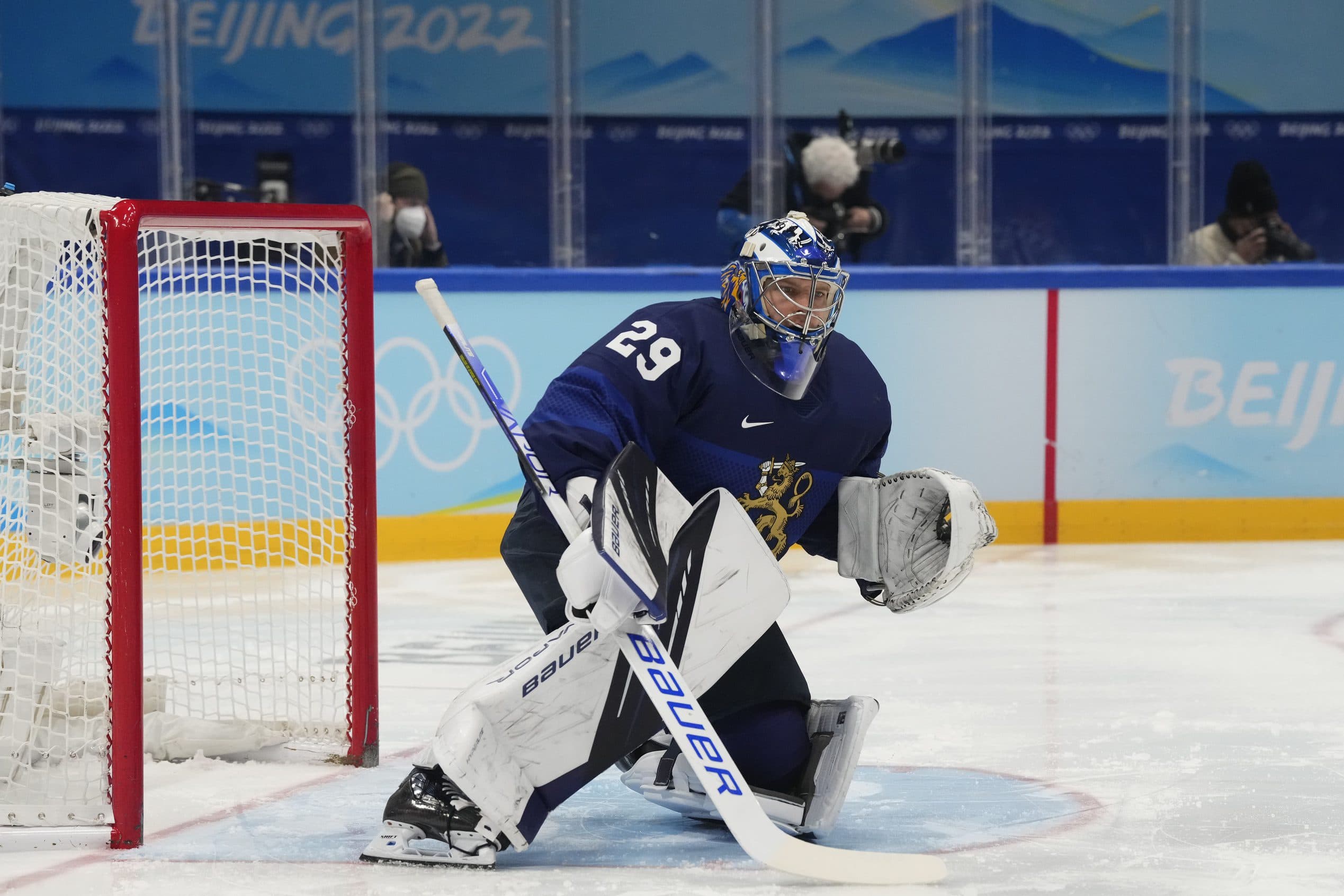 Coyotes claim Harri Säteri off waivers from Maple Leafs