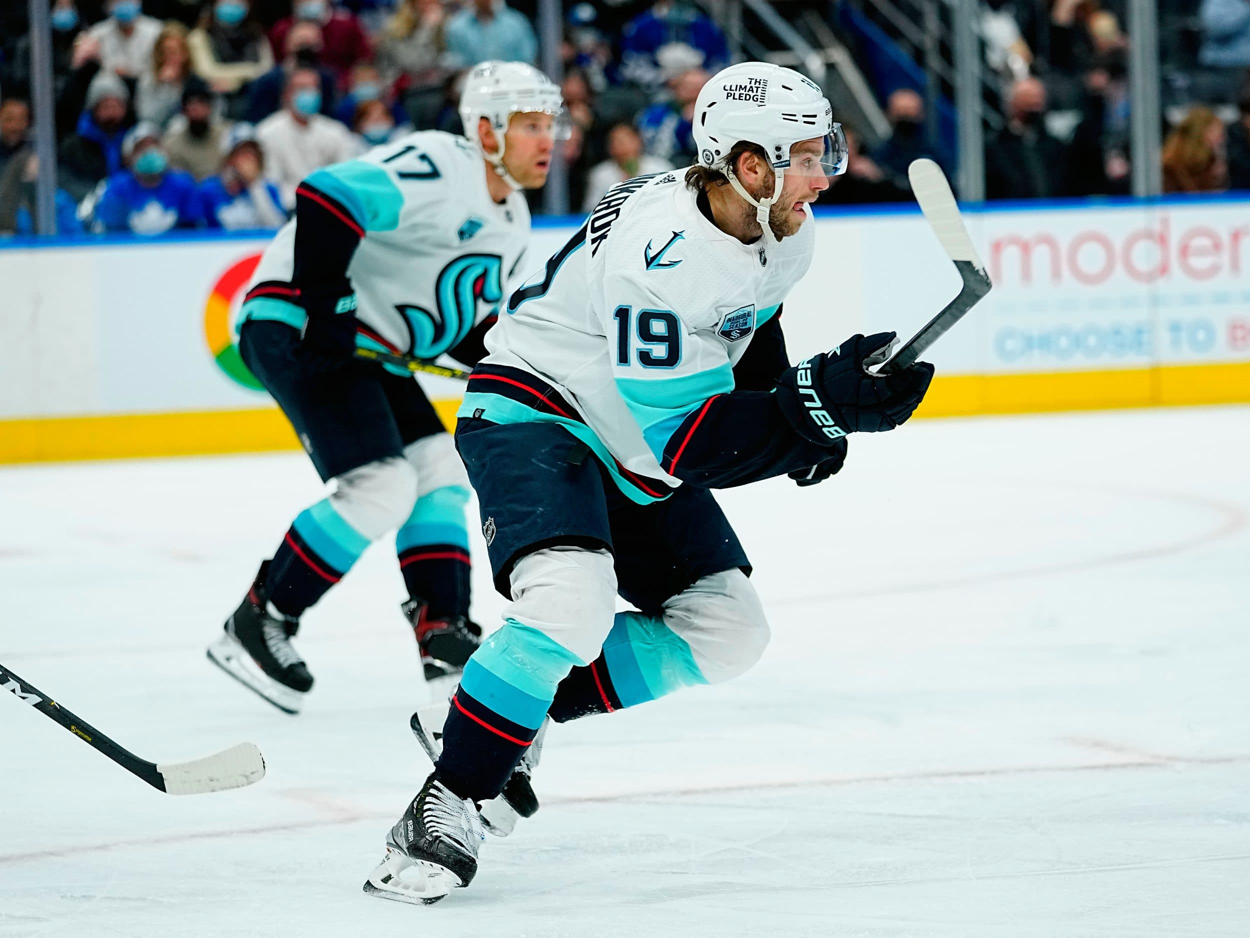 Calgary Flames acquire forward Calle Jarnkrok from Seattle Kraken