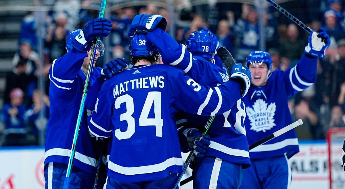 Maple Leafs’ Auston Matthews becomes fastest active player to score 50 goals in a season