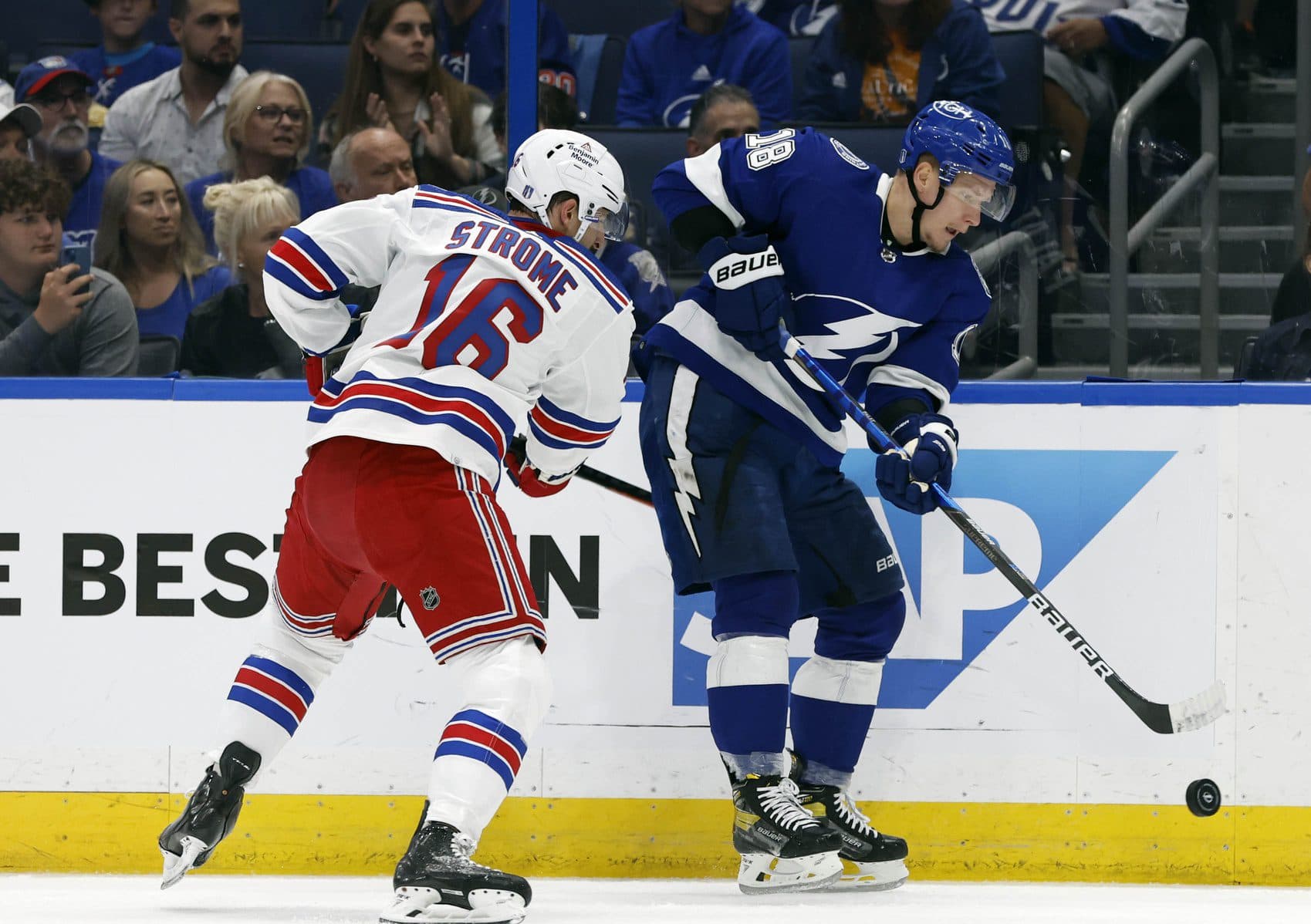 Stanley Cup Playoffs Day 33: Last minute goal from Ondrej Palat gives Tampa Bay Lightning Game 3 win