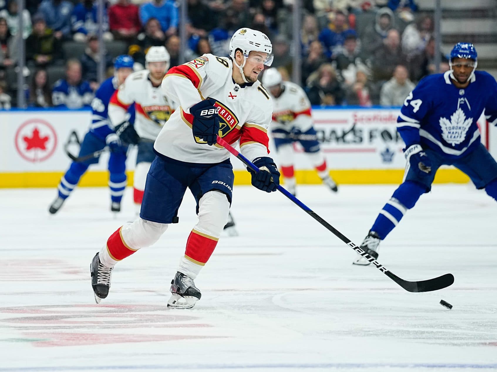 Detroit Red Wings sign Robert Hagg to one-year contract