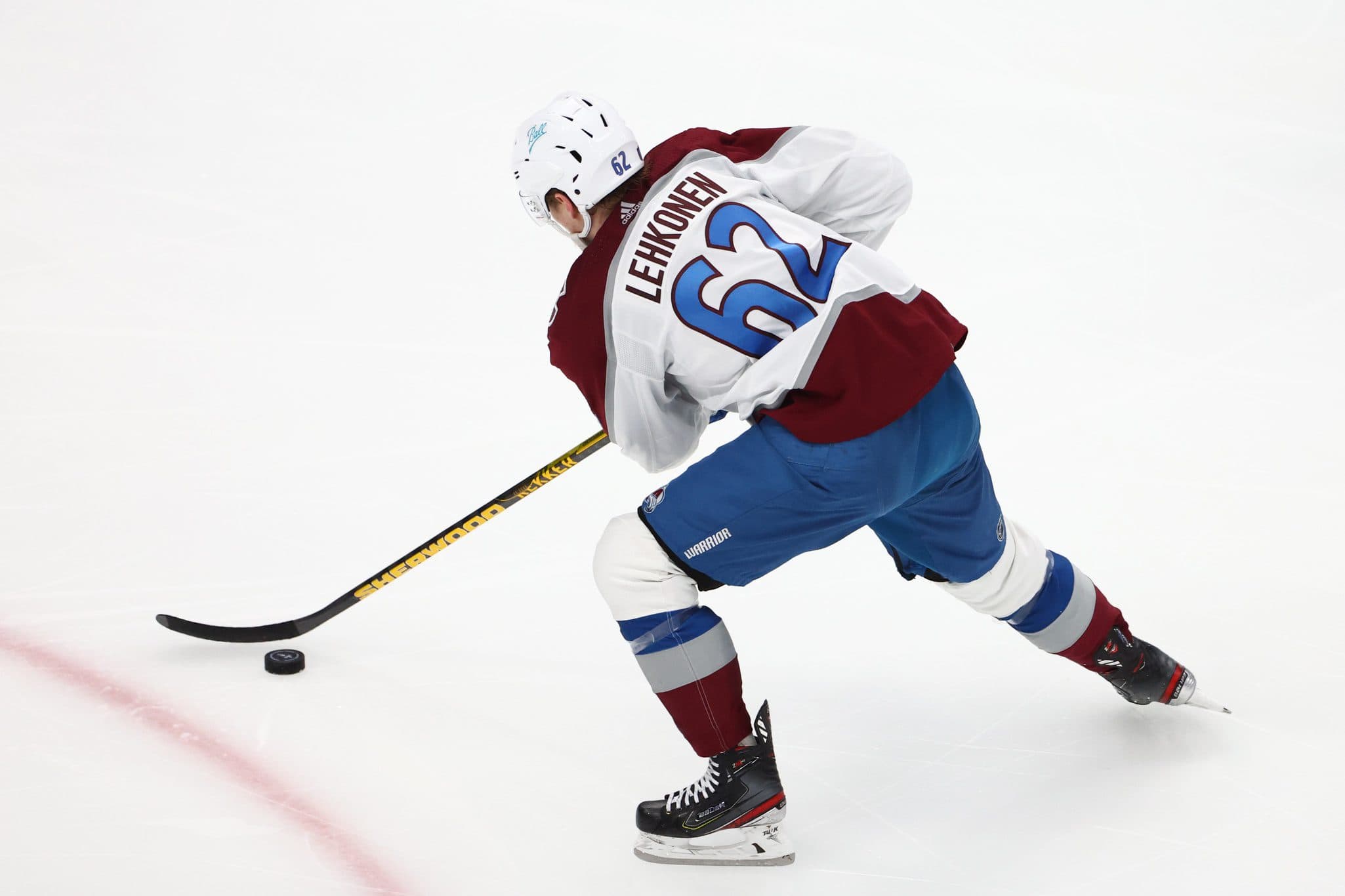Colorado Avalanche re-sign Artturi Lehkonen to five-year contract