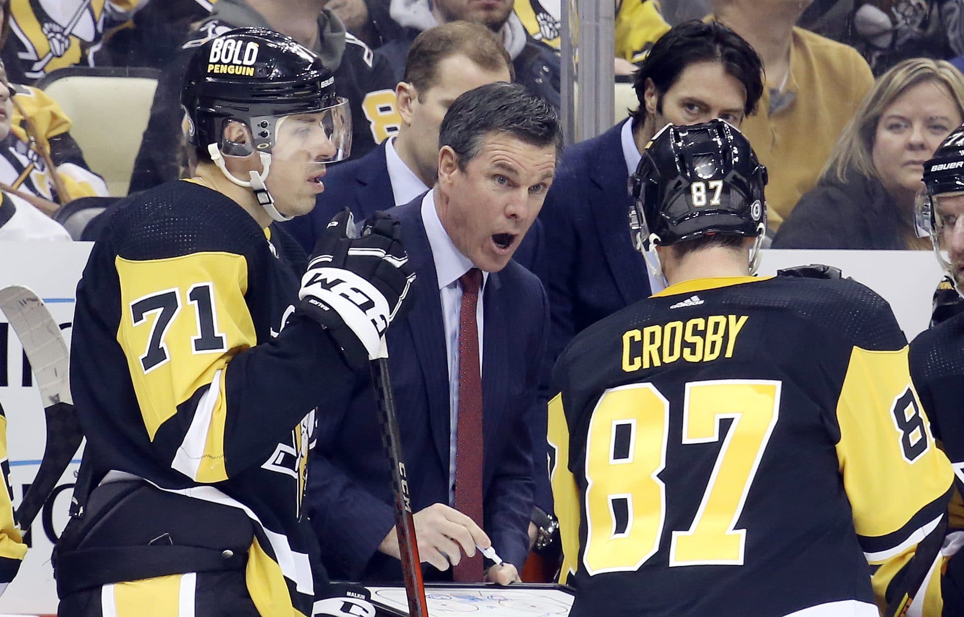 Pittsburgh Penguins sign head coach Mike Sullivan to three-year contract extension