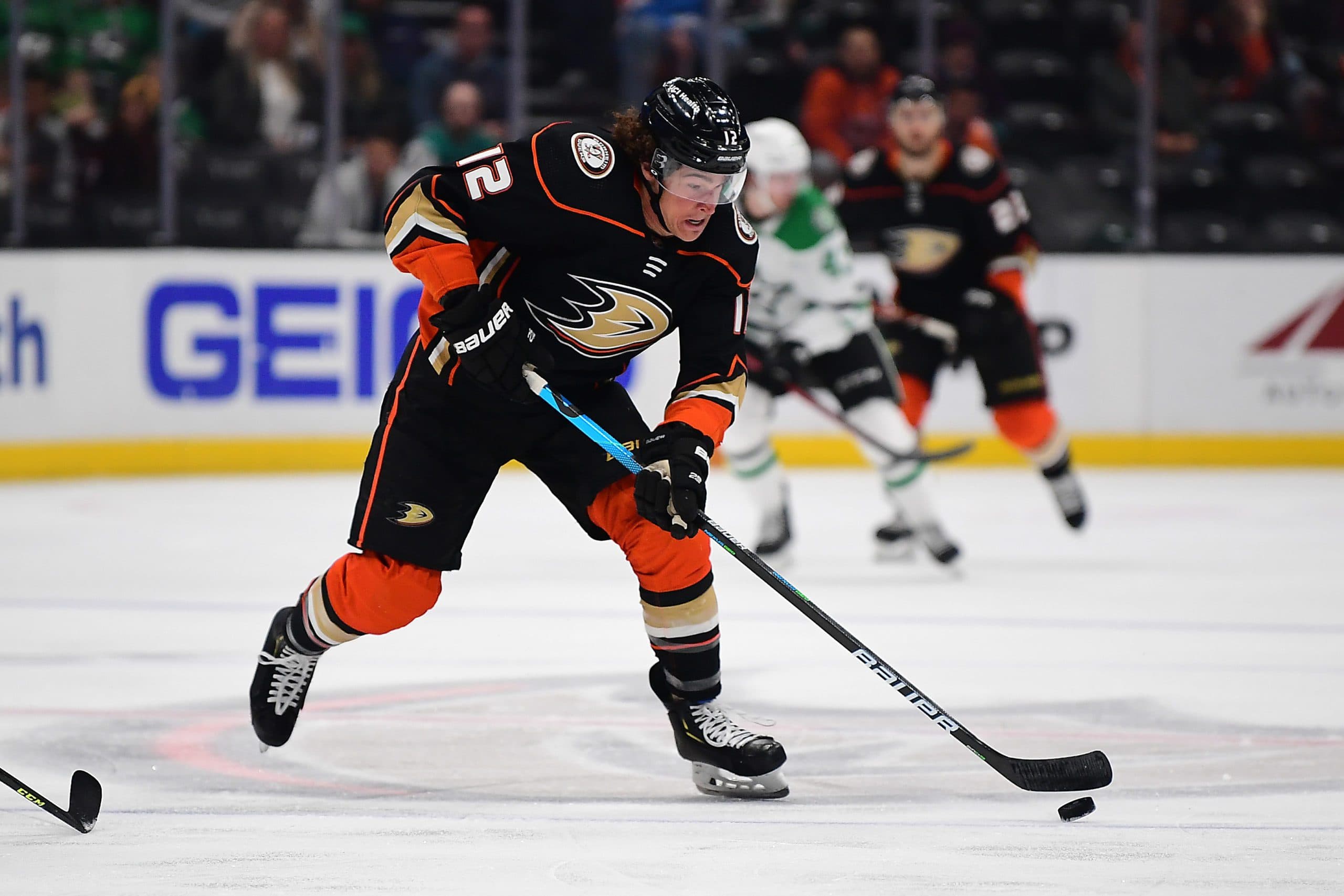 Calgary Flames sign Sonny Milano to a professional tryout contract