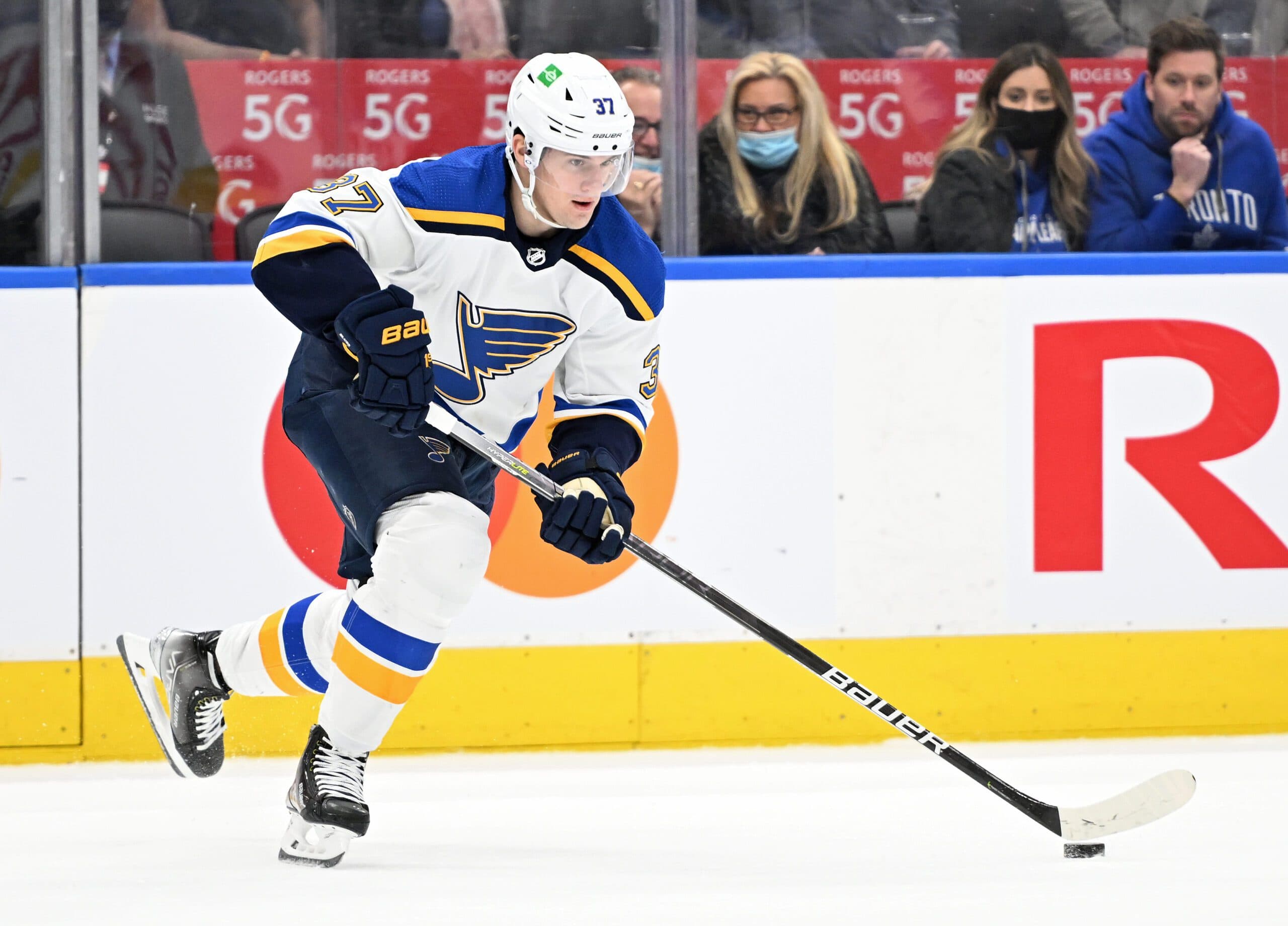 Edmonton Oilers acquire Klim Kostin in exchange for Dmitri Samorukov