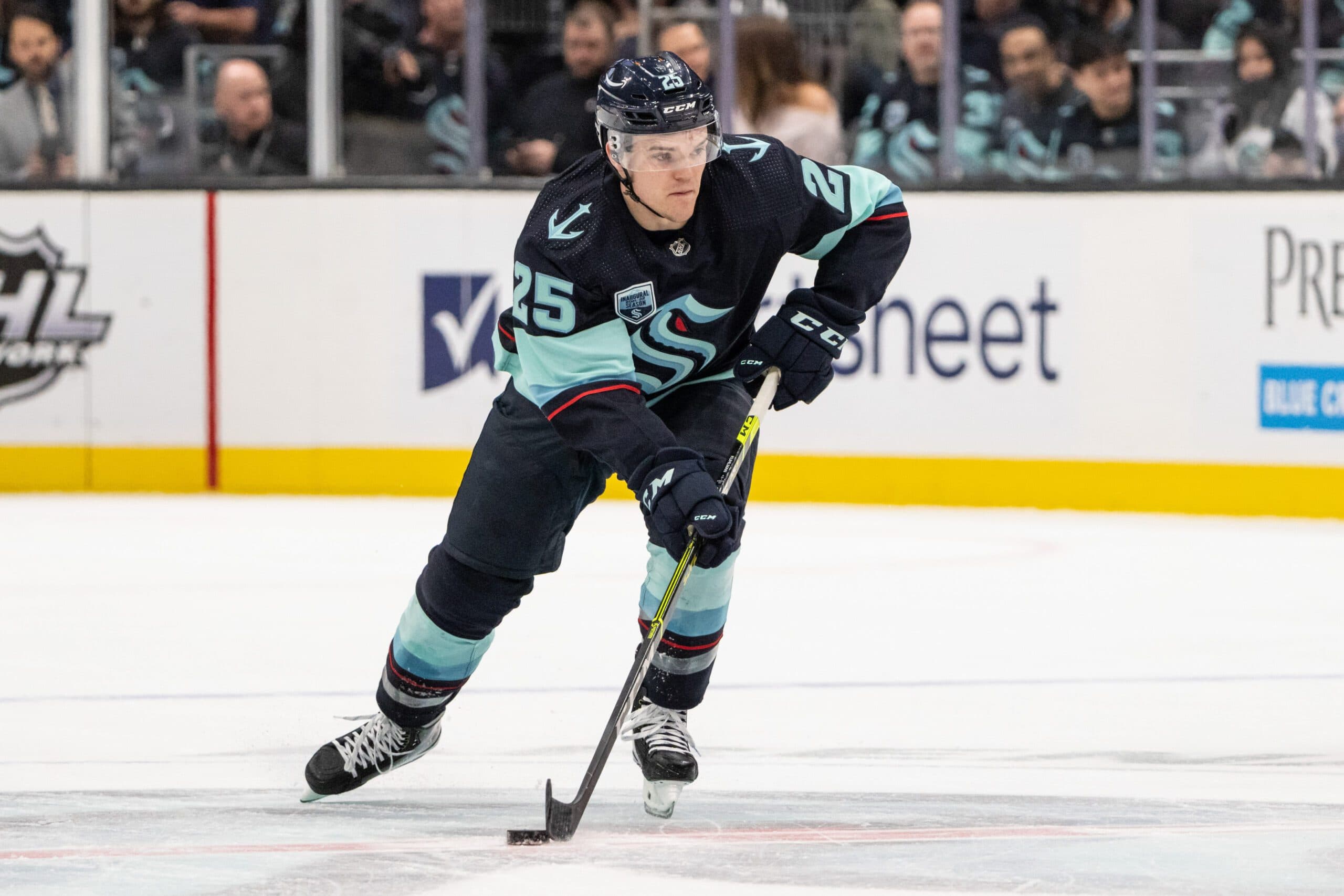 Winnipeg Jets claim Karson Kuhlman off of waivers