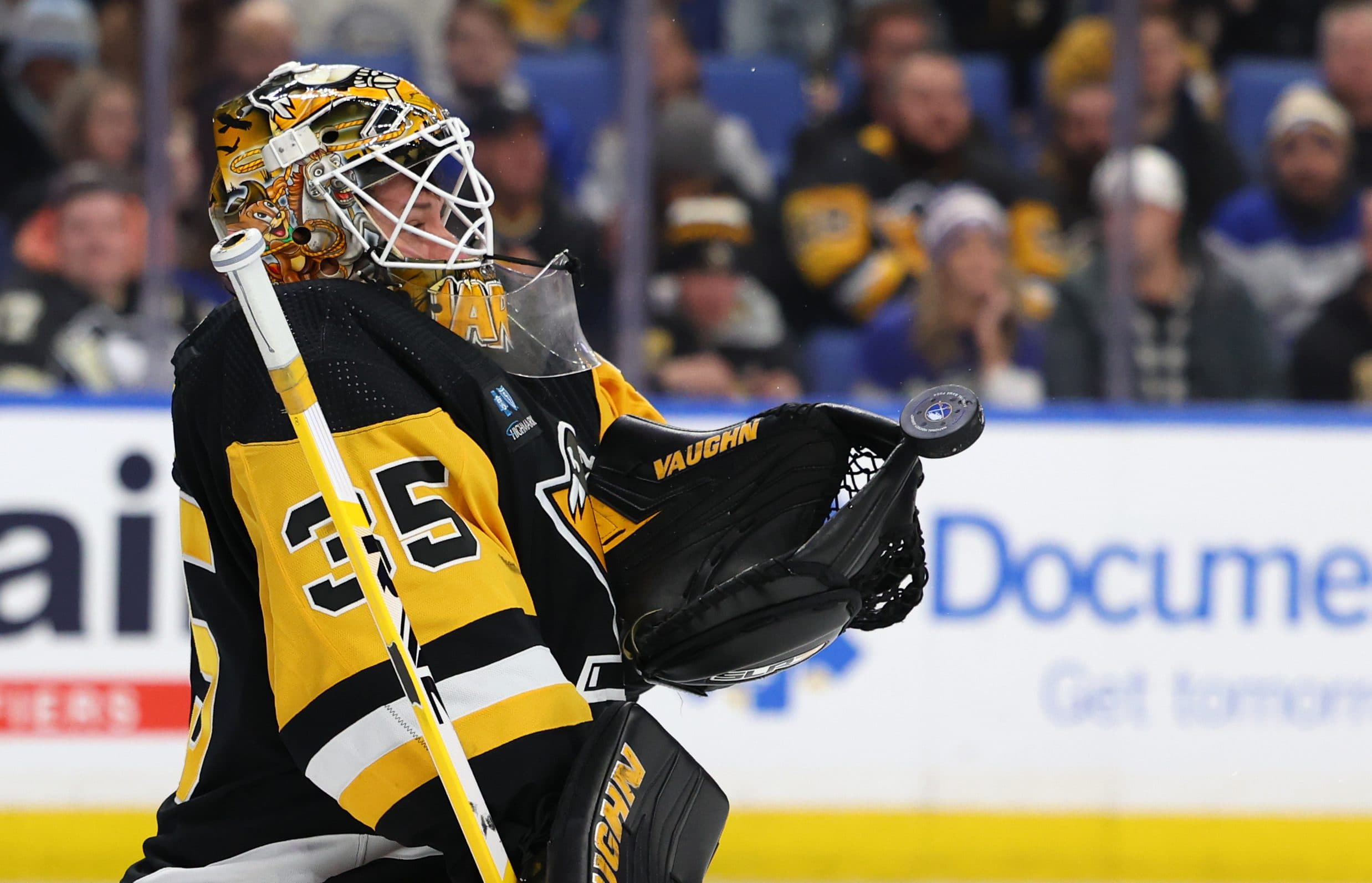 Pittsburgh Penguins goalie Tristan Jarry gets the start vs New York Islanders