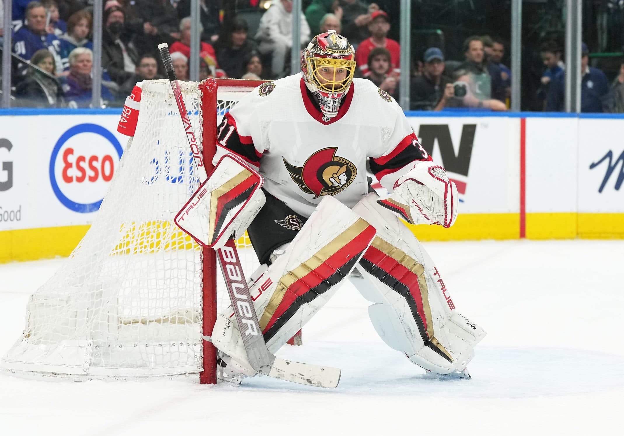 Ottawa Senators’ goalie Anton Forsberg leaves game versus Sabres with injury