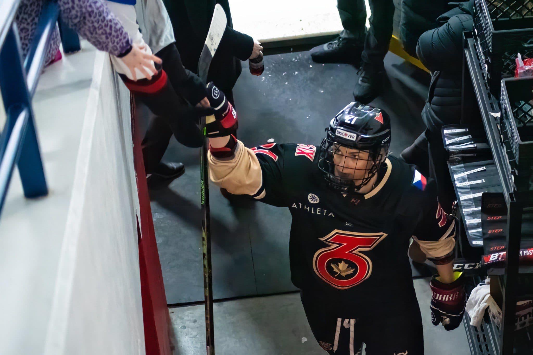 Toronto Six defeat Minnesota Whitecaps in OT to capture first Isobel Cup