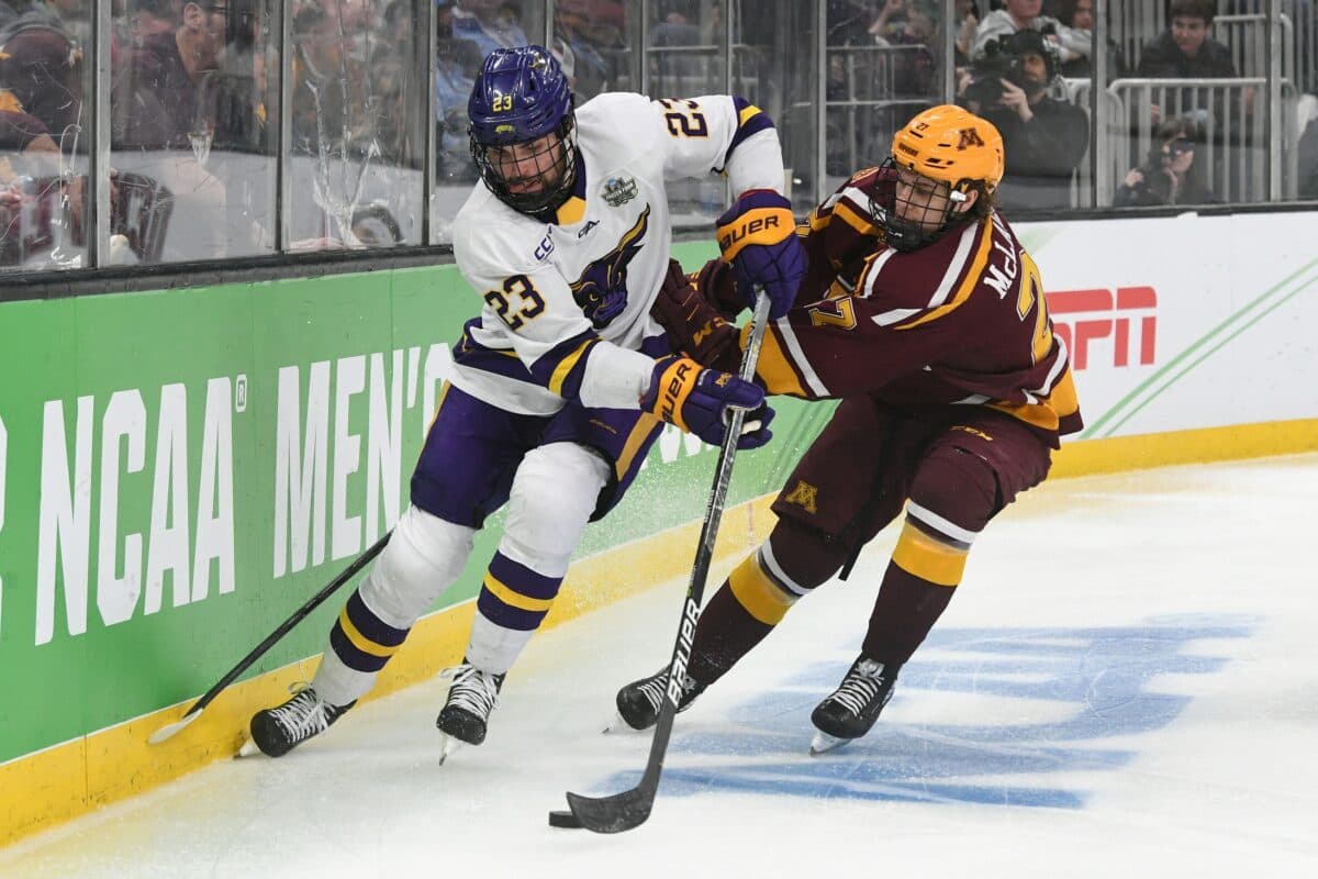 Nashville Predators and defenseman Jake Livingstone agree to entry-level contract