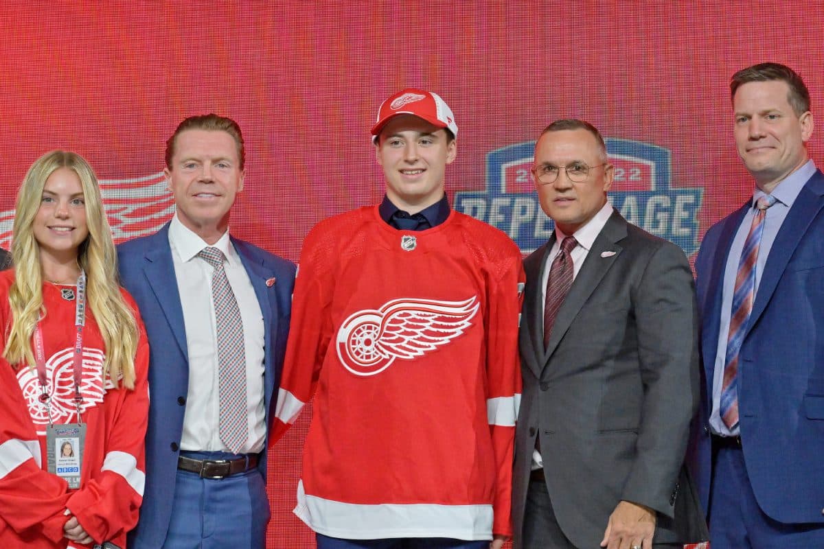 Detroit Red Wings recall top forward prospect Marco Kasper