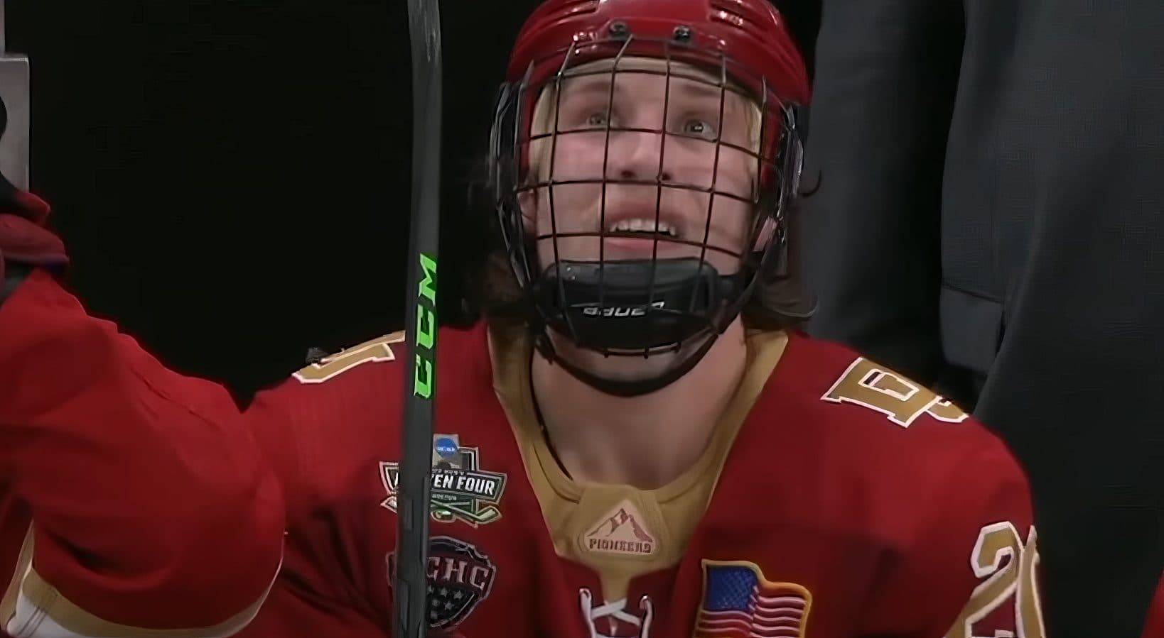 Florida Panthers sign prospect Michael Benning to entry-level contract