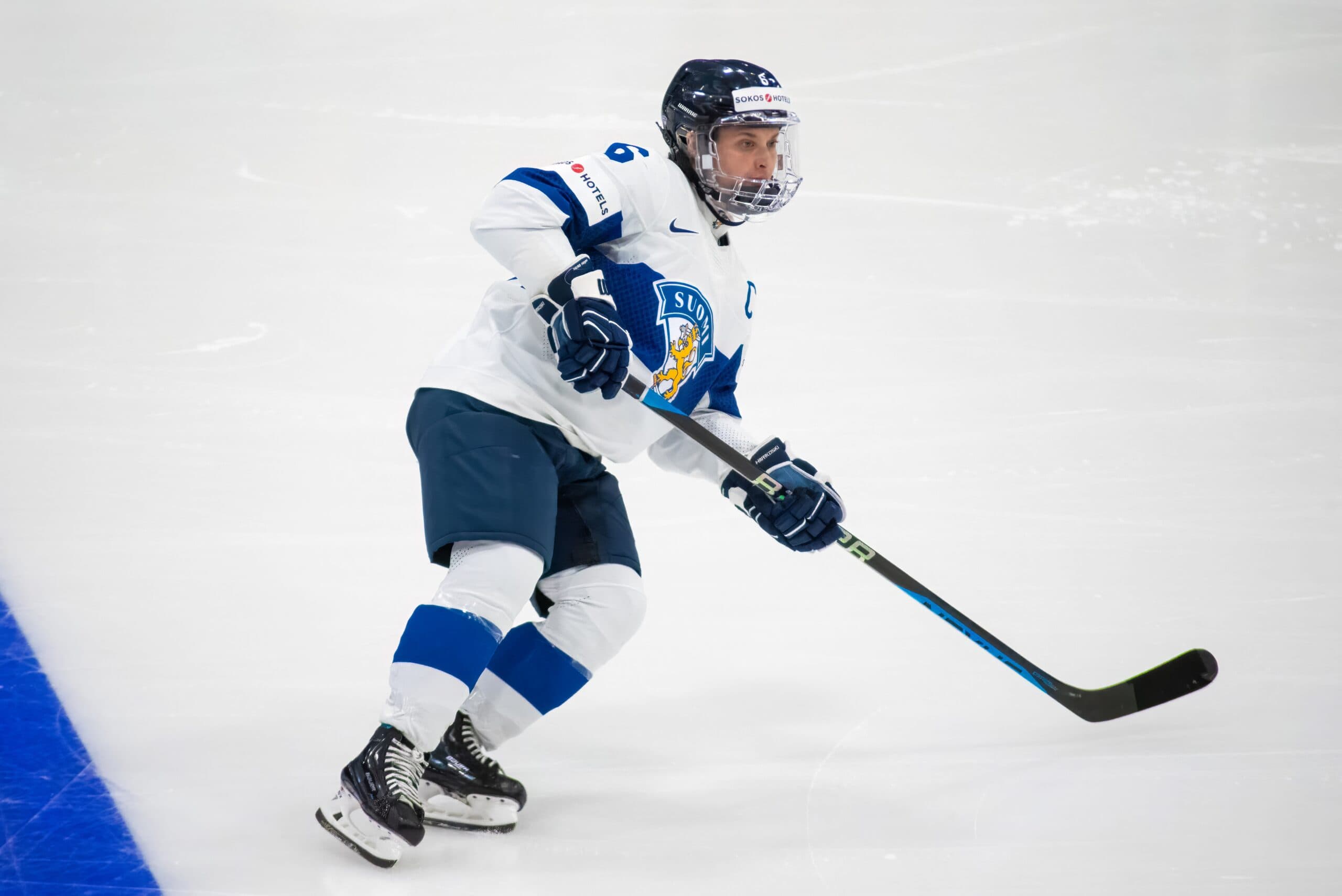 How Jenni Hiirikoski overcame skate cut to play at World Championship