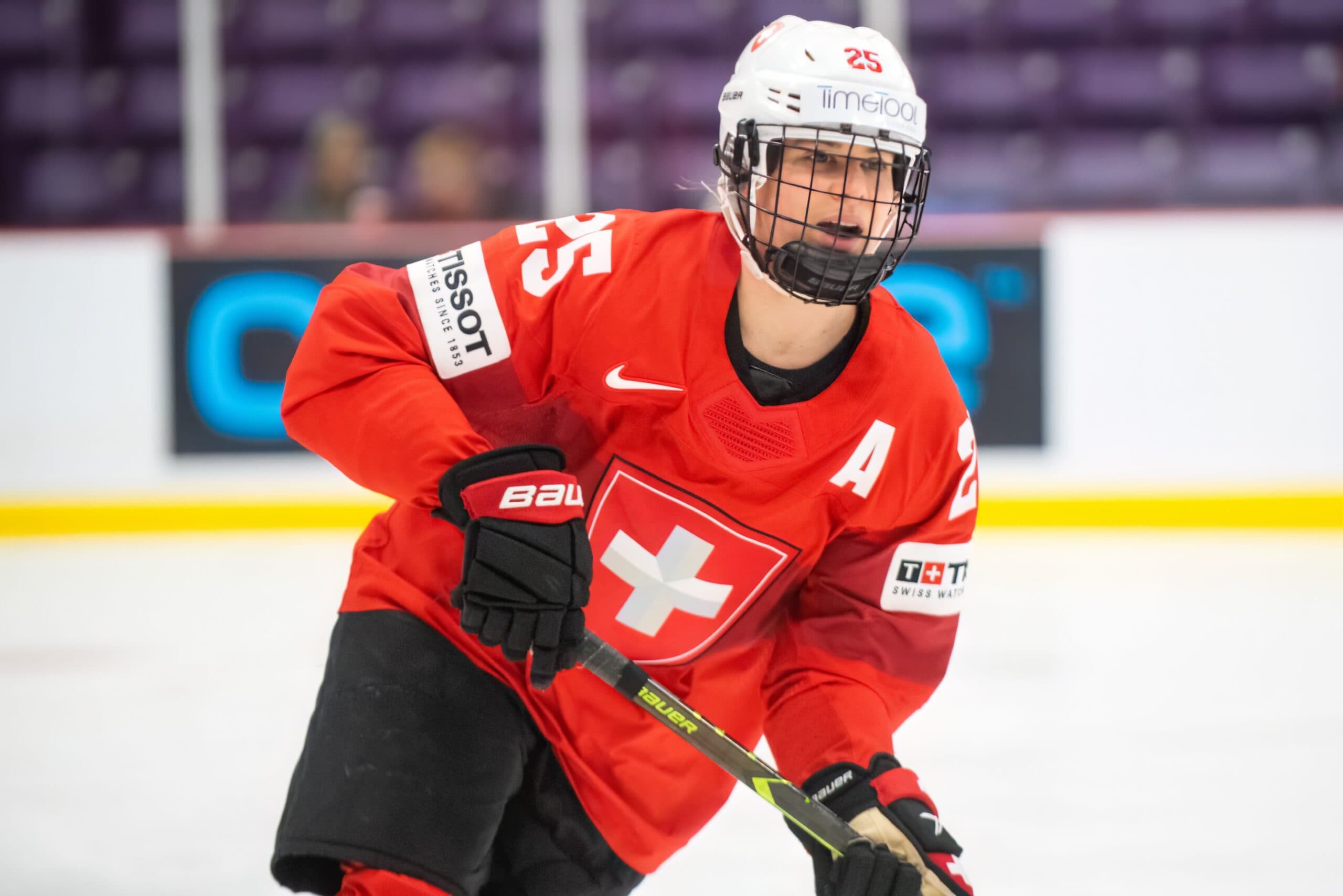 Alina Muller is looking to make Switzerland a women’s hockey powerhouse