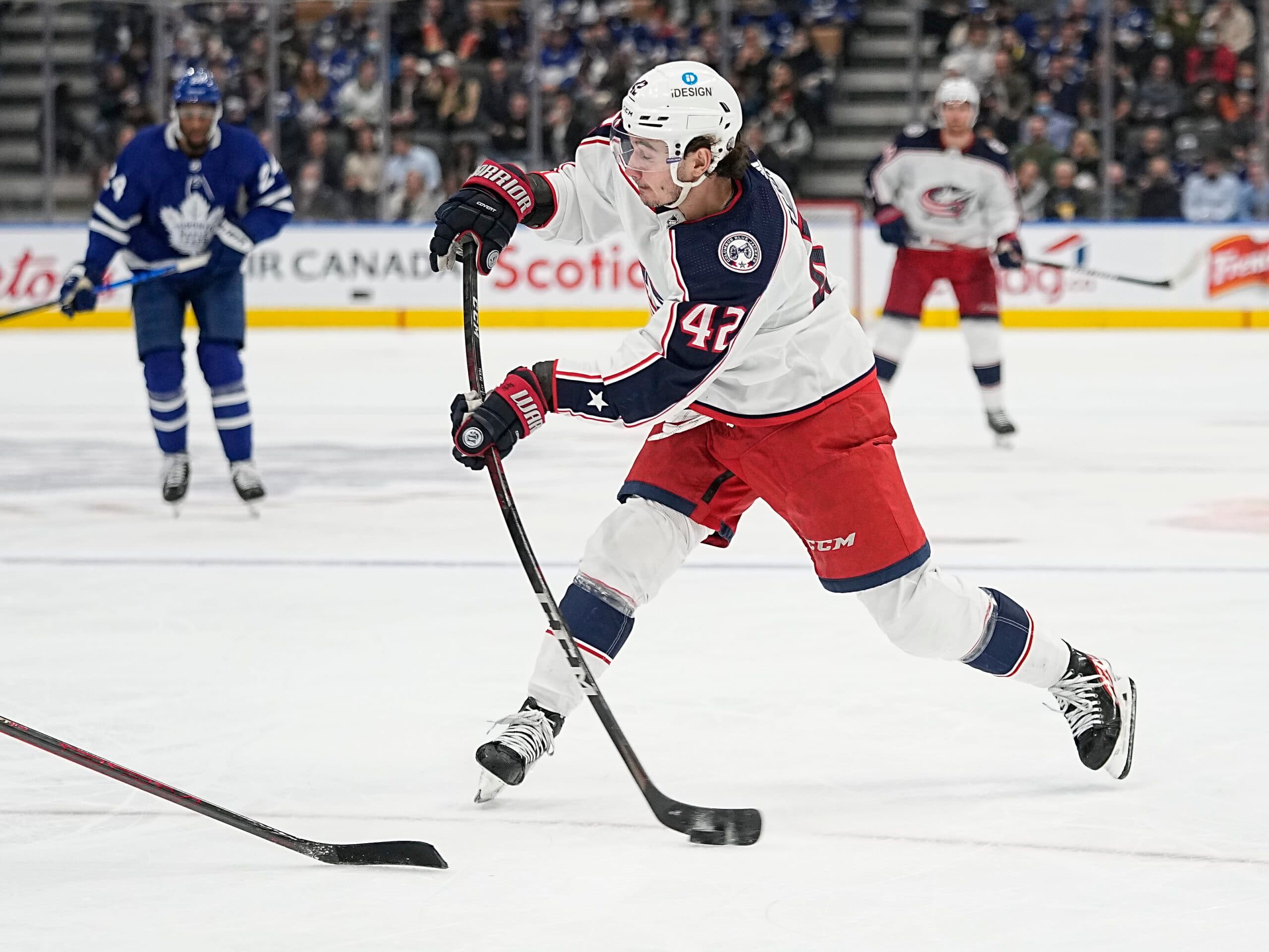 Columbus Blue Jackets and Alexandre Texier agree to slide the final year of his contract