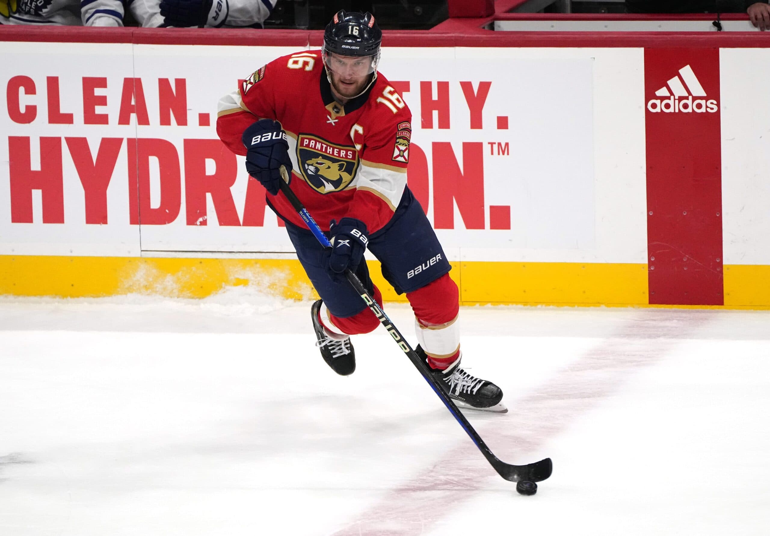 Panthers’ Aleksander Barkov leaves Game 3 vs. Hurricanes with undisclosed injury