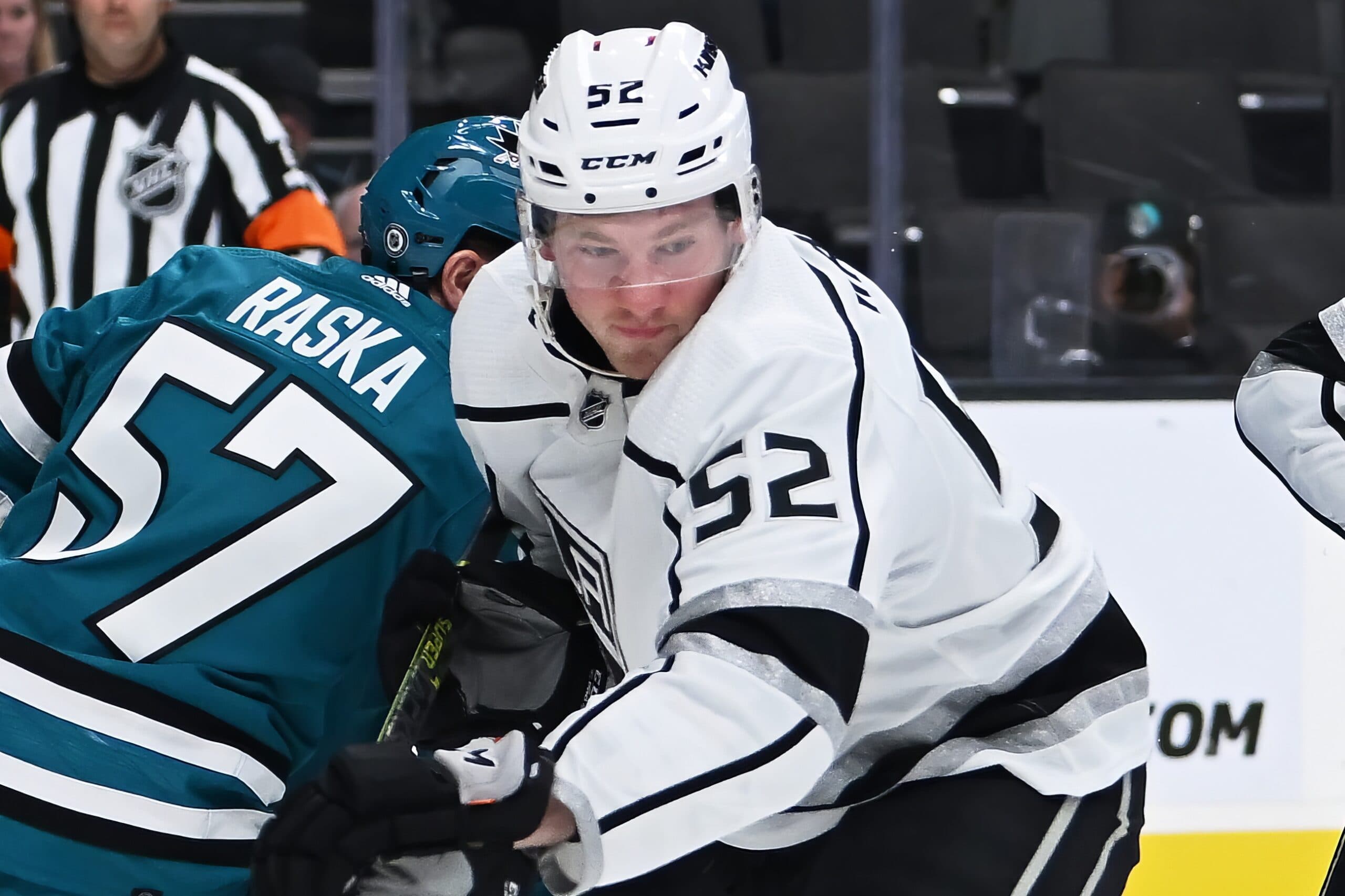Los Angeles Kings sign Taylor Ward to one-year deal