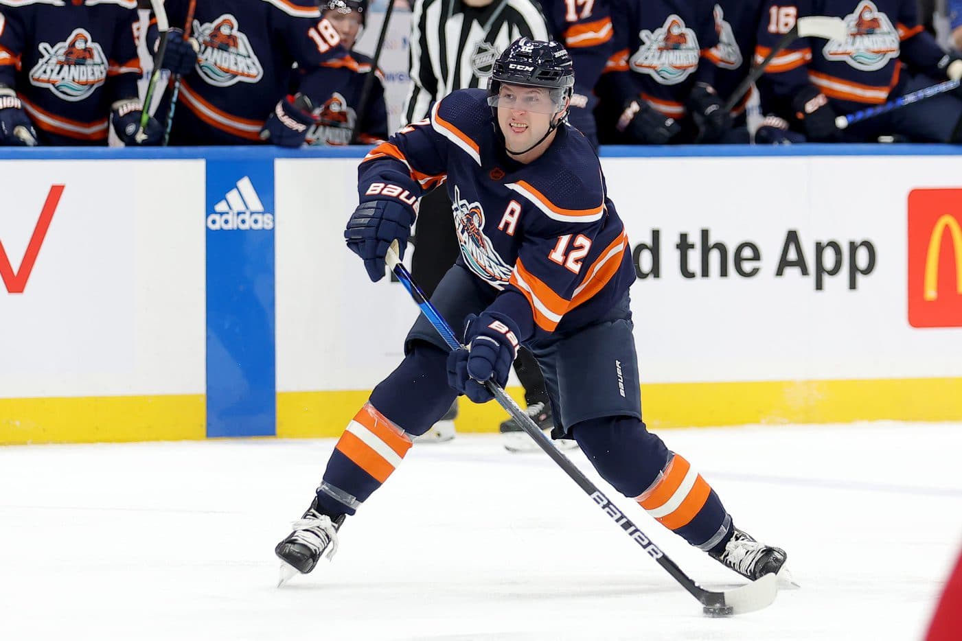 Chicago Blackhawks acquire forward Josh Bailey from New York Islanders