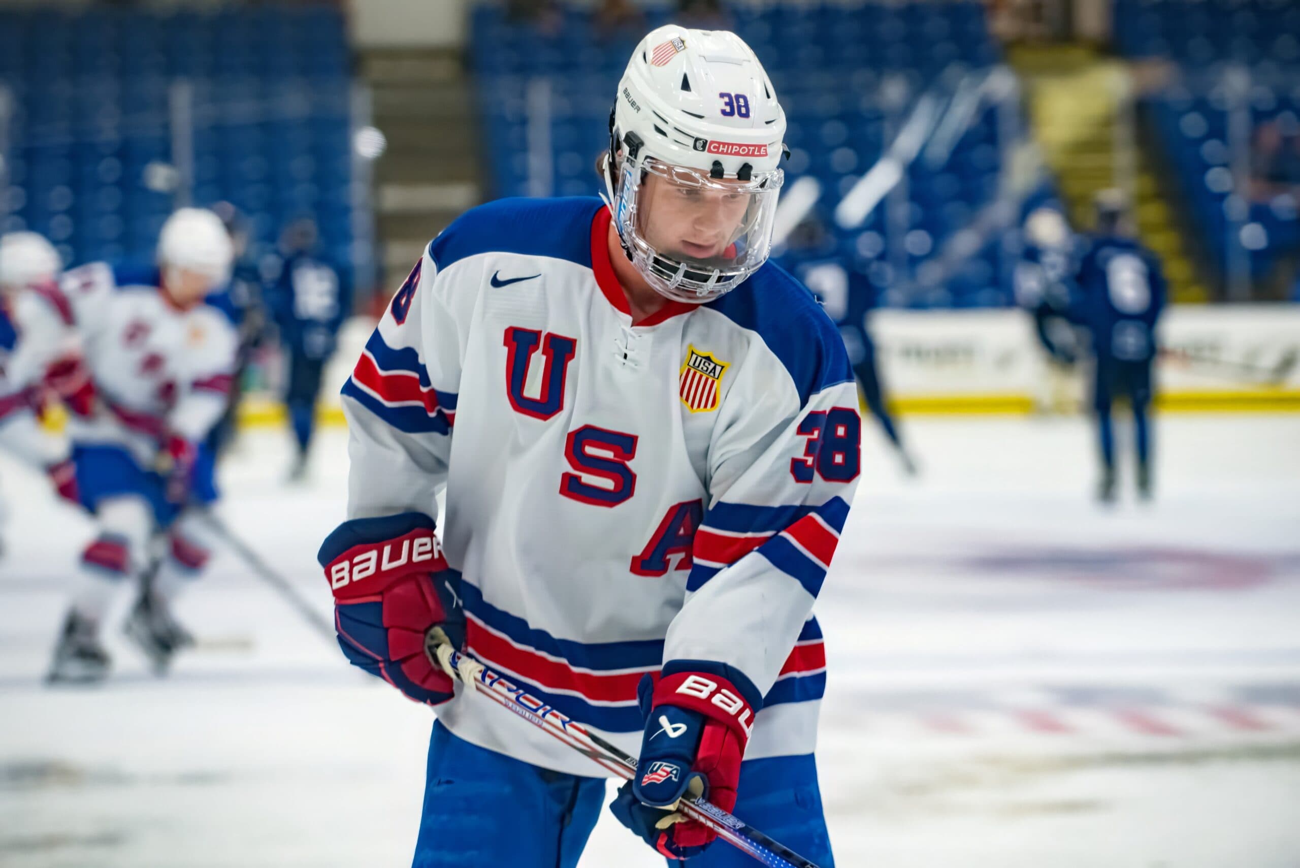 Top 2024 NHL Draft prospect Cole Eiserman commits to Boston University