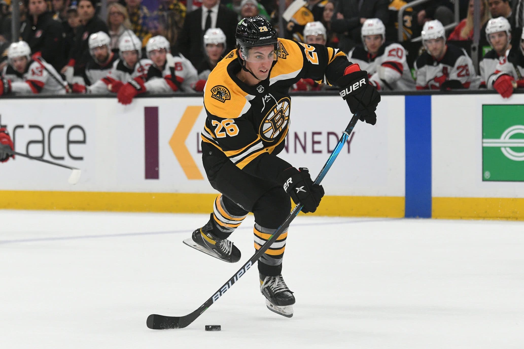 Boston Bruins re-sign forward Marc McLaughlin to one-year contract