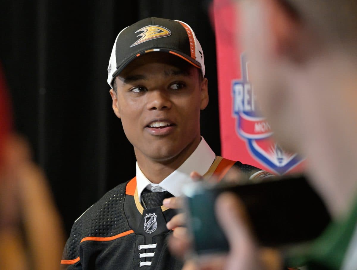 Anaheim Ducks sign defenseman Noah Warren to entry-level contract