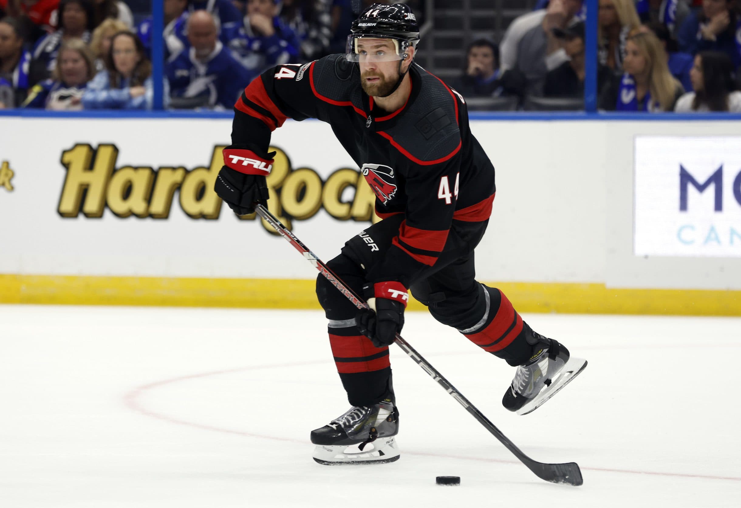 Tampa Bay Lightning sign Calvin de Haan to one-year, $775,000 contract