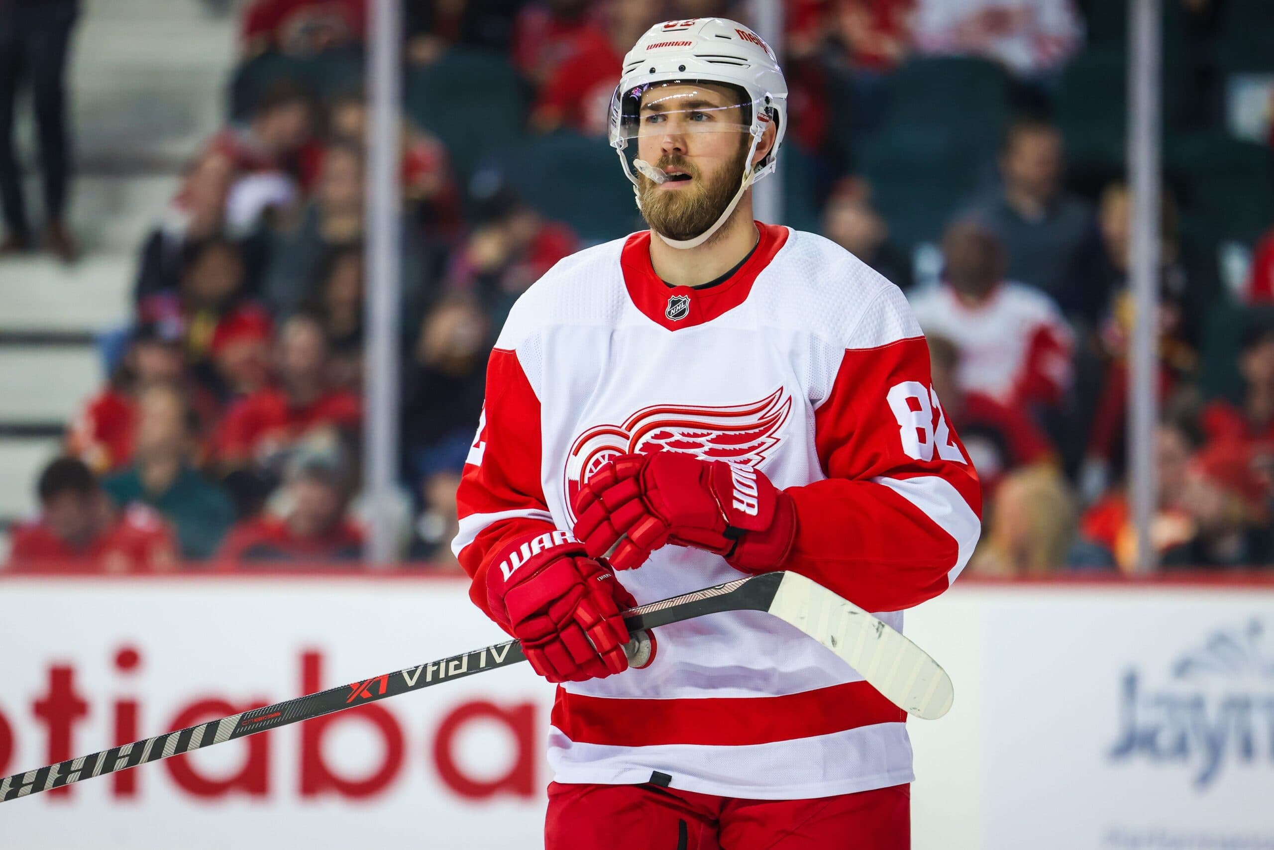 Calgary Flames sign defenseman Jordan Oesterle to one-year contract