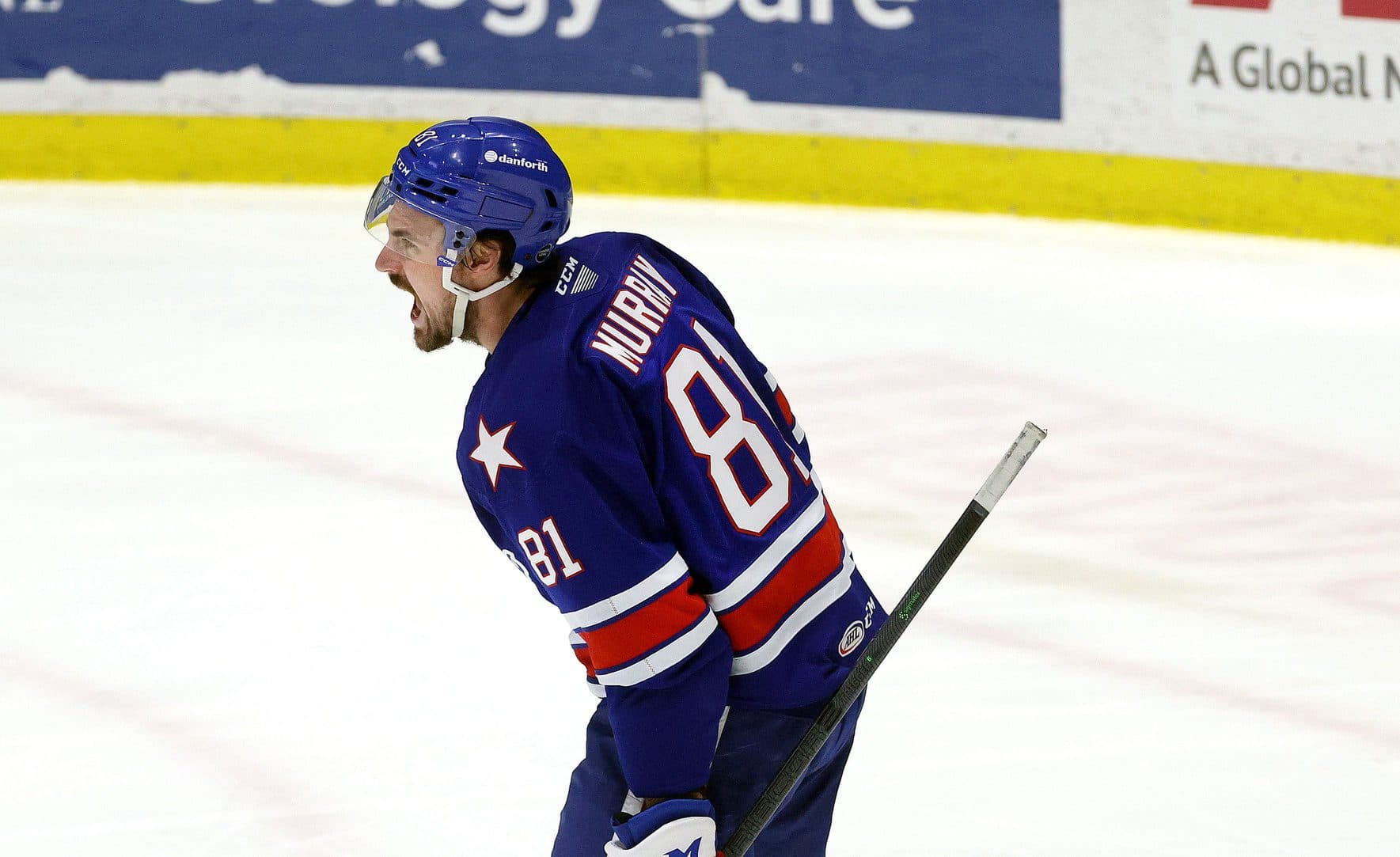 Buffalo Sabres re-sign forward Brett Murray to one-year contract