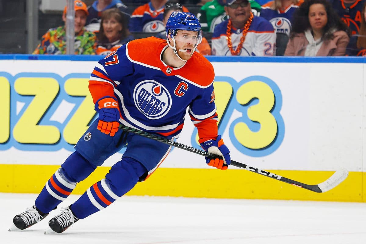 Connor McDavid injured in Edmonton Oilers’ loss to Winnipeg Jets Saturday night
