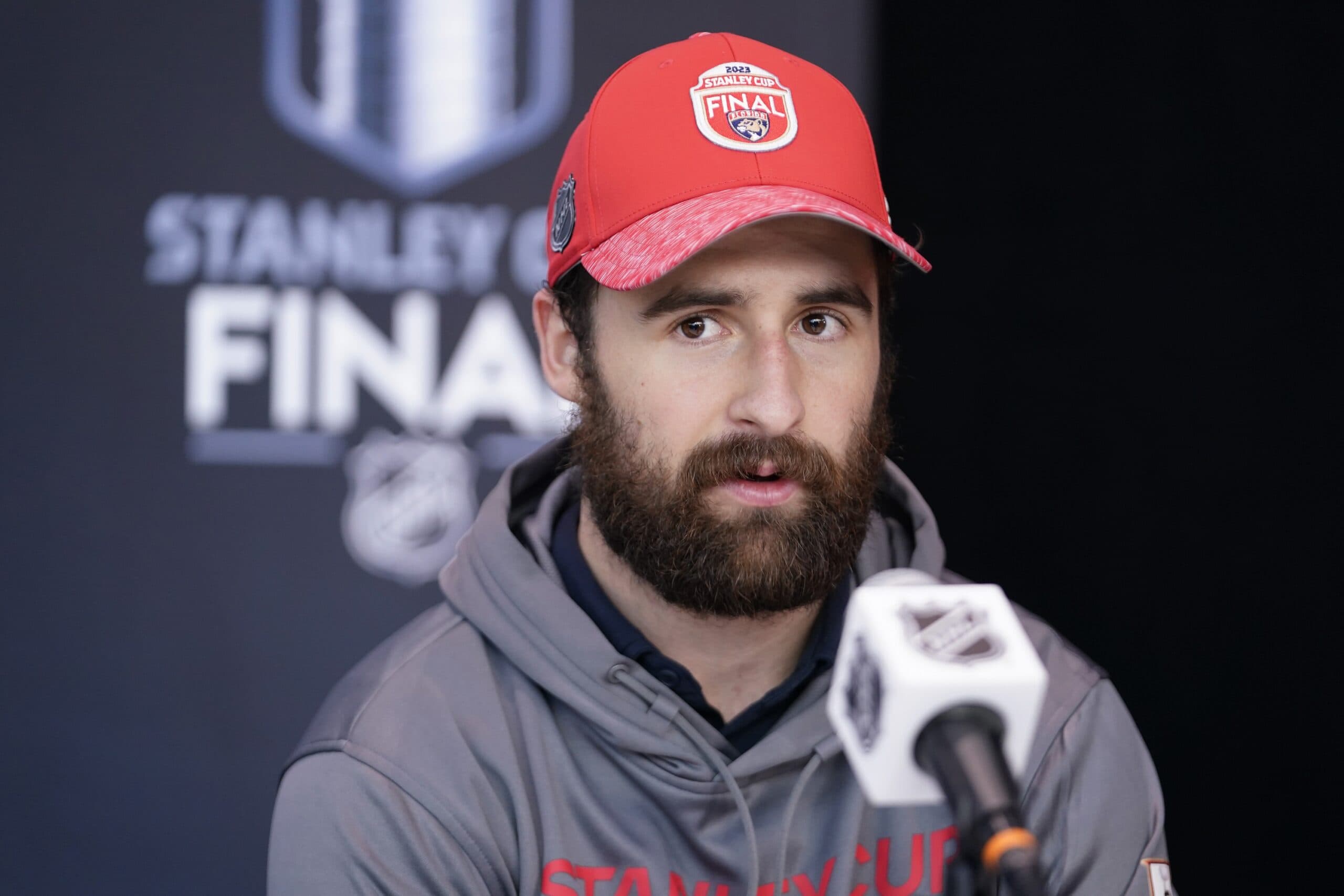 Pittsburgh Penguins sign forward Colin White to one-year contract