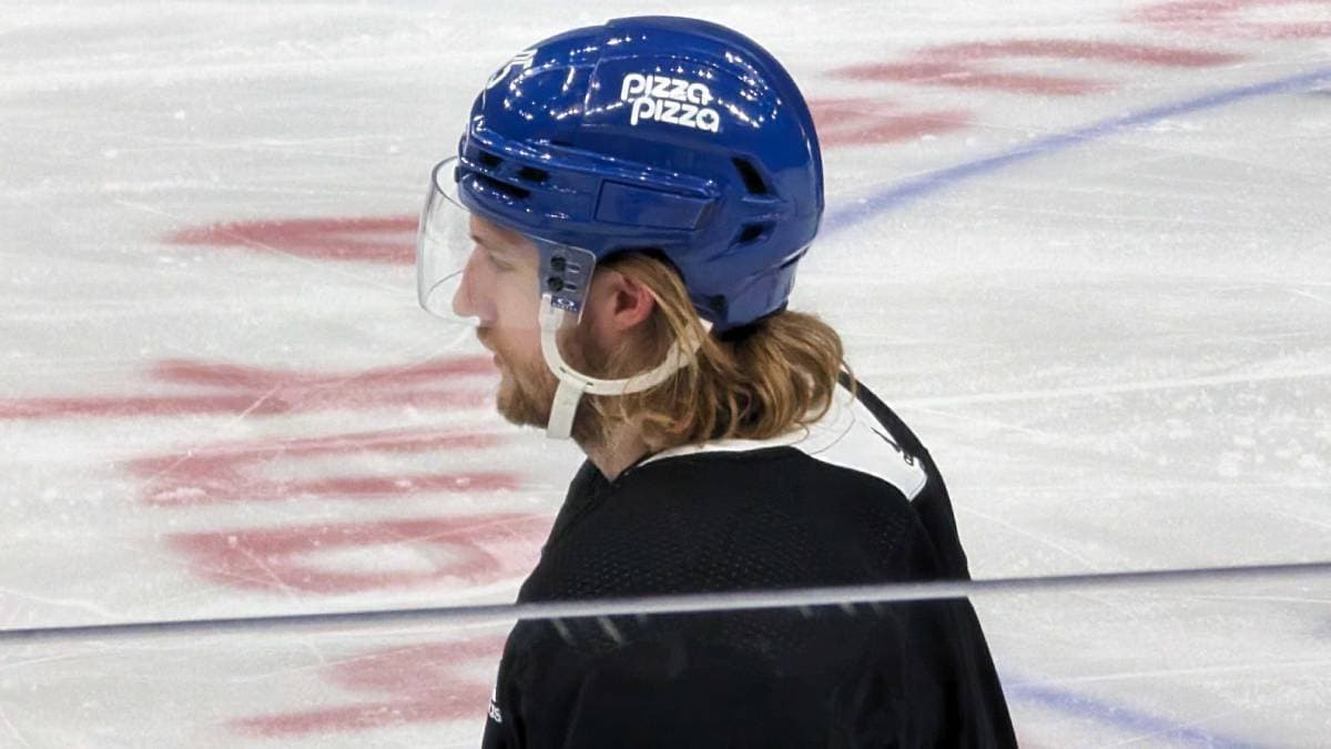 Maple Leafs to unveil Pizza Pizza as helmet sponsor for home games