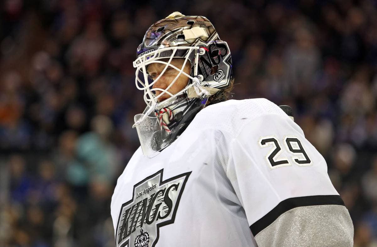 Los Angeles Kings goaltender Pheonix Copley leaves practice with injury